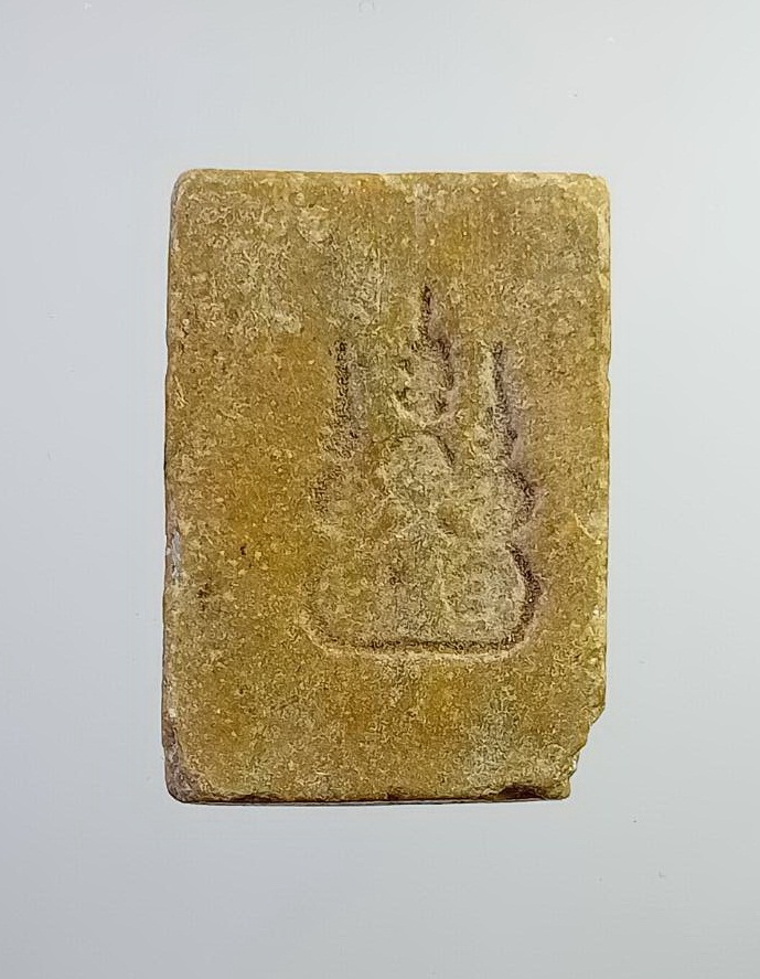 ผ2836 สมเด็จคะแนน ผงน้ำมัน หลังยันต์ห้า ไม่ทราบที่ครับ