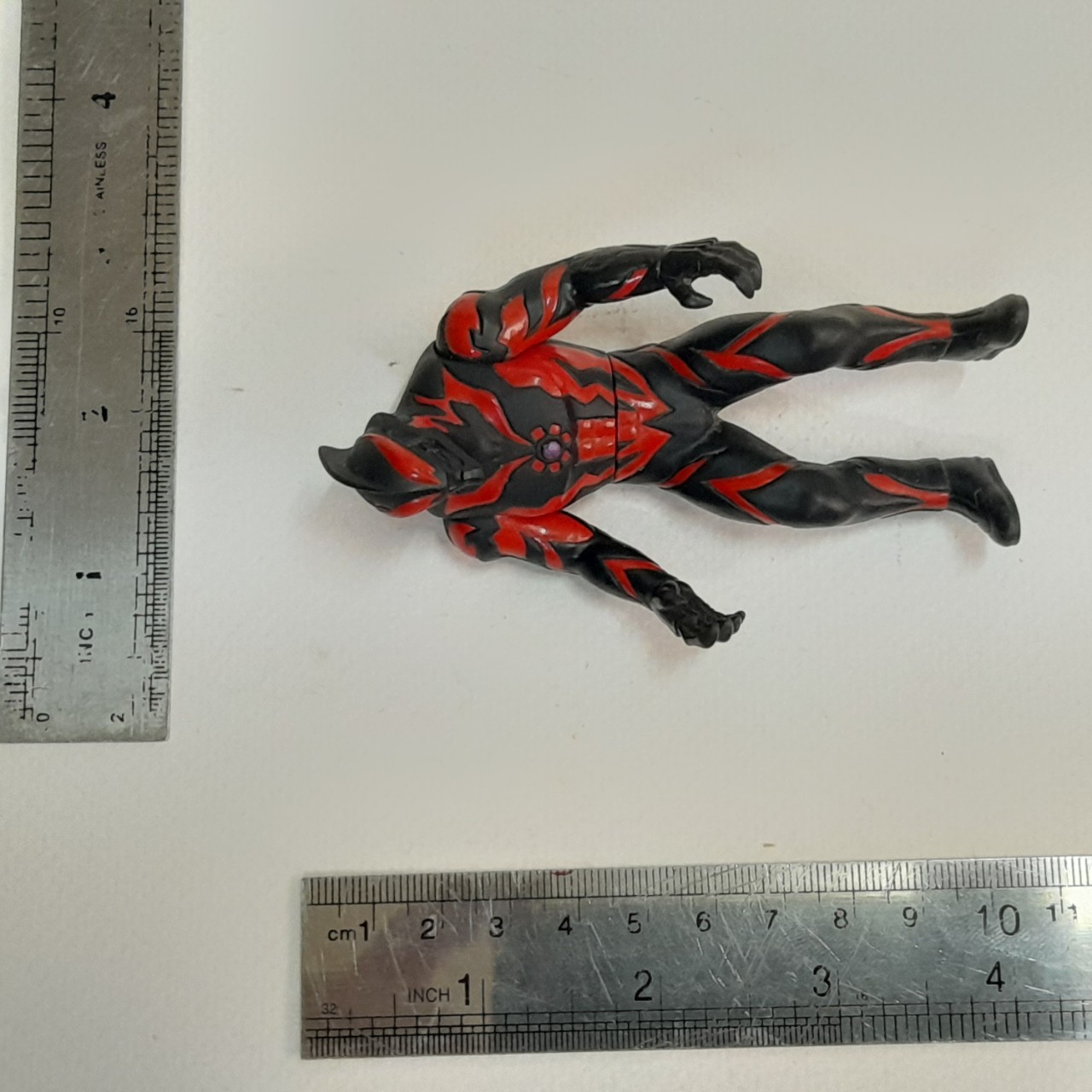 มีหลายภาพ.ซอฟ 3.5-4นิ้ว อุลตร้าแมนเบเรี่ยล จากอุลตร้าแมนซีโร่ มือสองสภาพดี มีรอยบ้าง