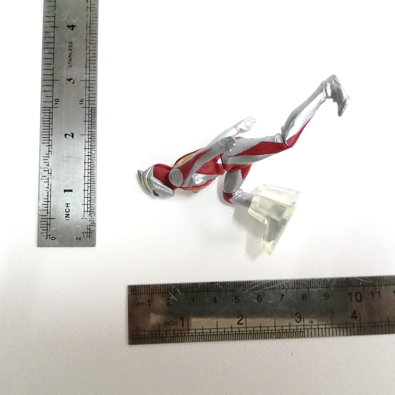 กาชาปอง อุลตร้าแมนไกอาท่าปล่อยแสง มีรอยบ้าง มีใบปิดมีน้ำแข็ง ขนาดตามรูป