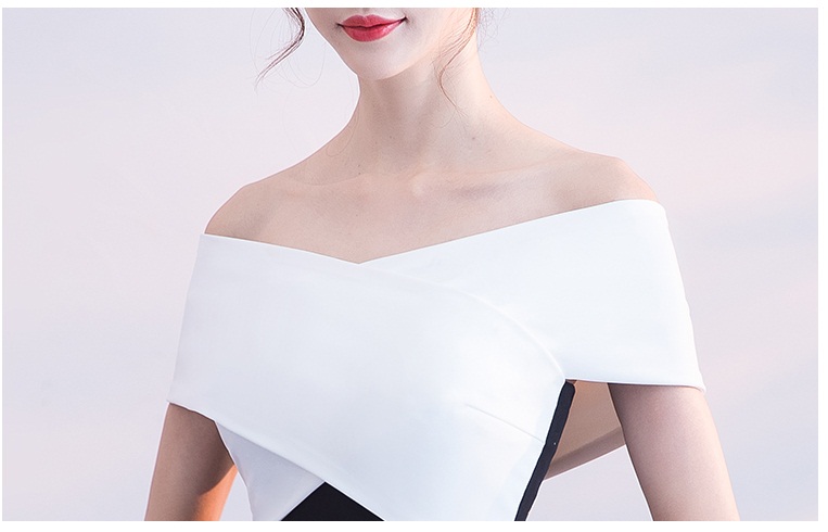 ชุดราตรียาวแบบไหล่ปาดสีทูโทน ทรงเข้ารูป แบบเก๋ (ซิปหลัง)