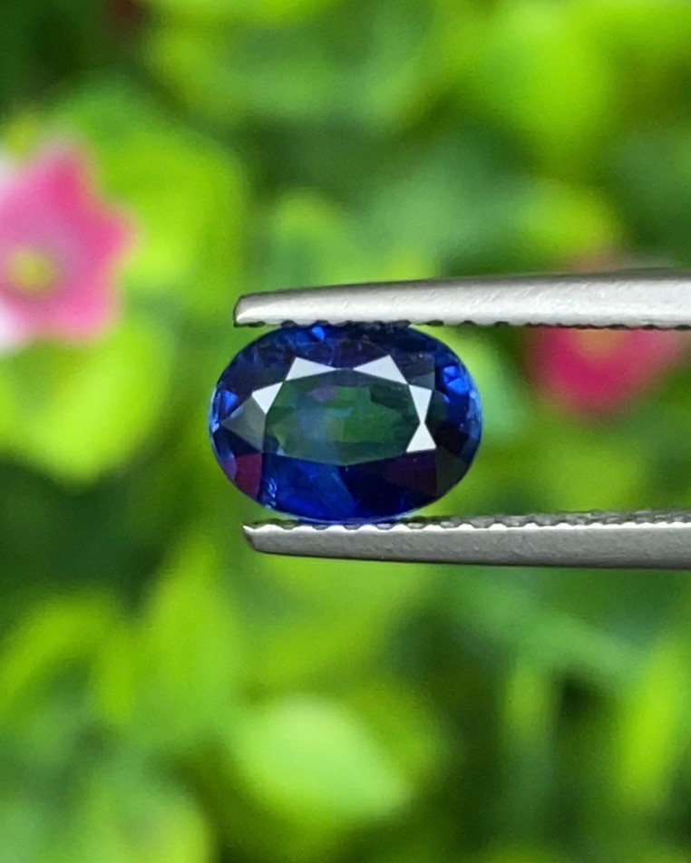 พลอย ไพลิน Blue Sapphire 1.10 กะรัต (Cts.) พลอยแท้ อัญมณีมงคลประจําวันเกิด เครื่องประดับพลอย