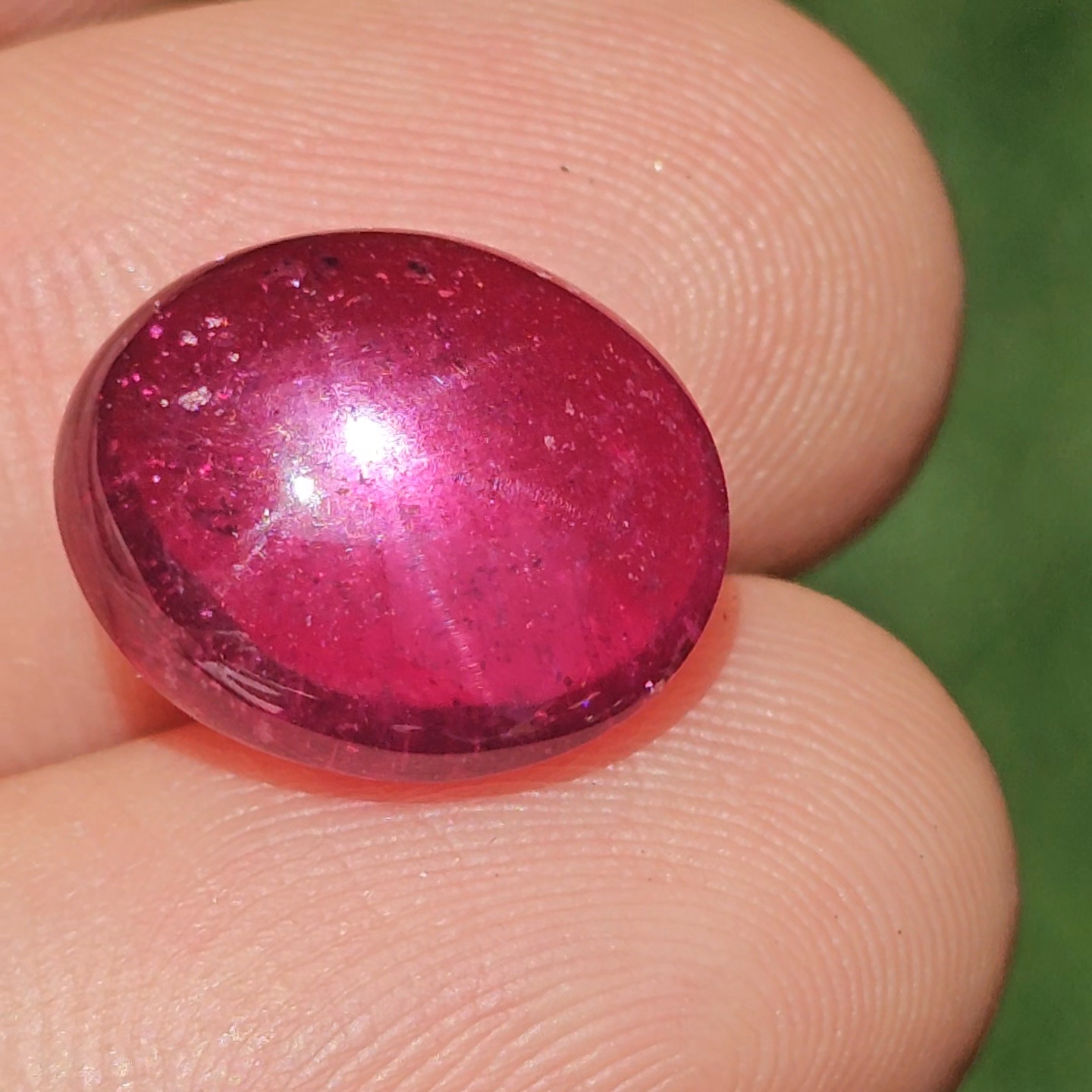 พลอย ทับทิม สตาร์ แซฟไฟร์ Ruby Star Sapphire 10.68 กะรัต (Cts.) พลอยแท้ อัญมณีมงคลประจําวันเกิด เครื่องประดับพลอย