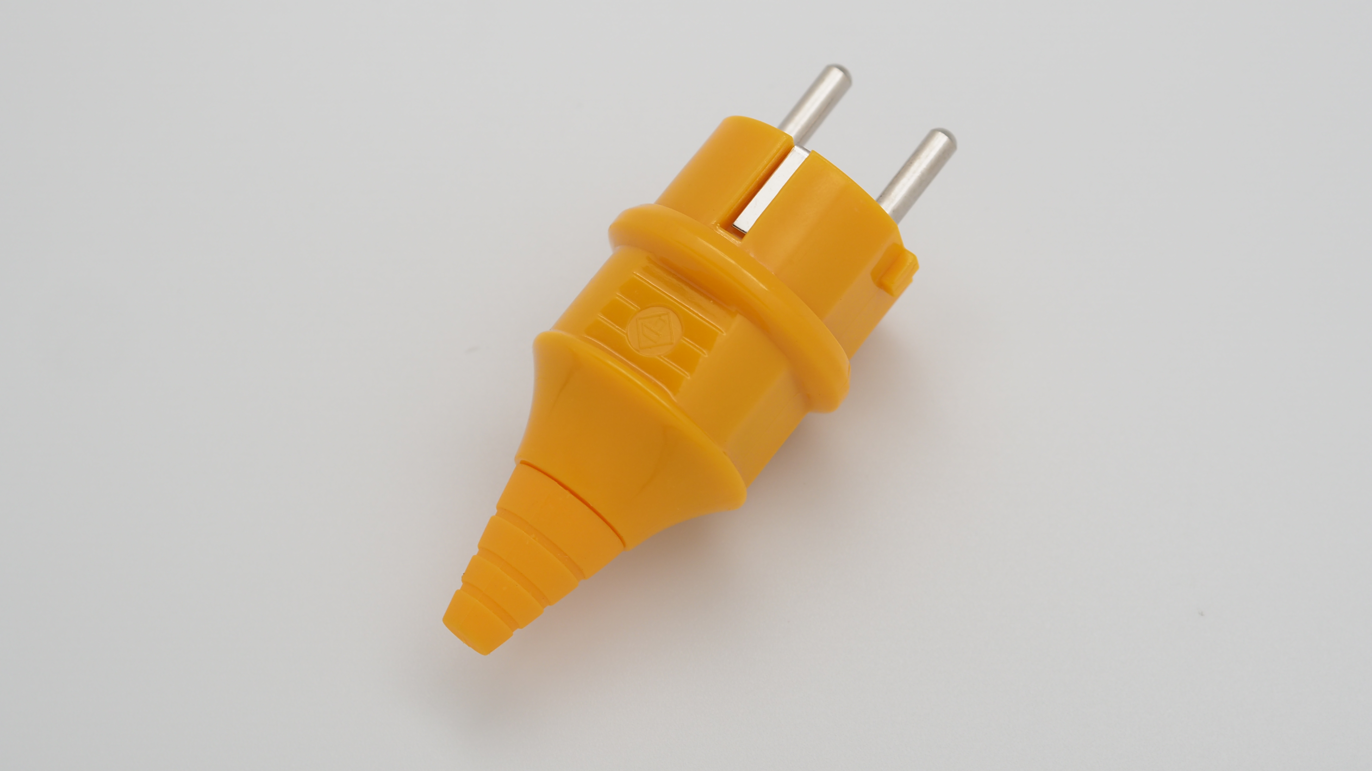 ปลั๊กเยอร์มัน ตัวผู้ 2 ขากลม 16A 250V