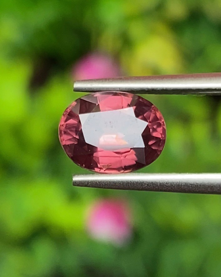 พลอย เพทาย Natural Zircon 2.43 กะรัต (Cts.) พลอยแท้ อัญมณีมงคลประจําวันเกิด เครื่องประดับพลอย