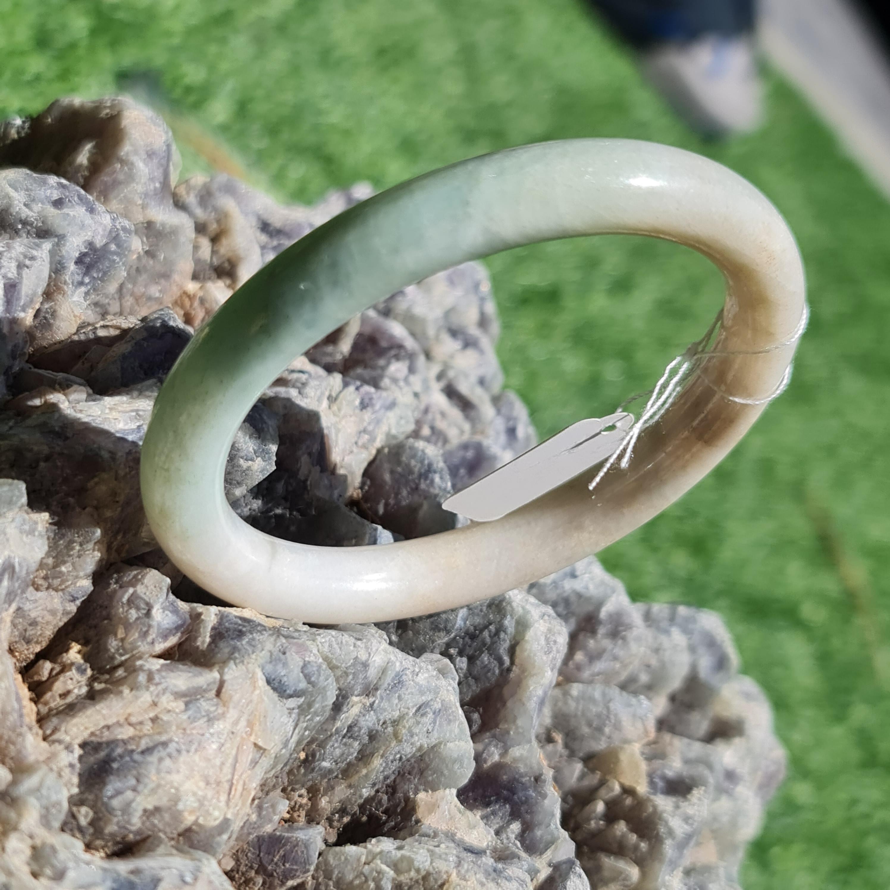 JB6711111 หยก พม่า แท้ Jade กำไลหยก 61.1 มม. (Jadeite bracelet) พม่า (Myanmar)