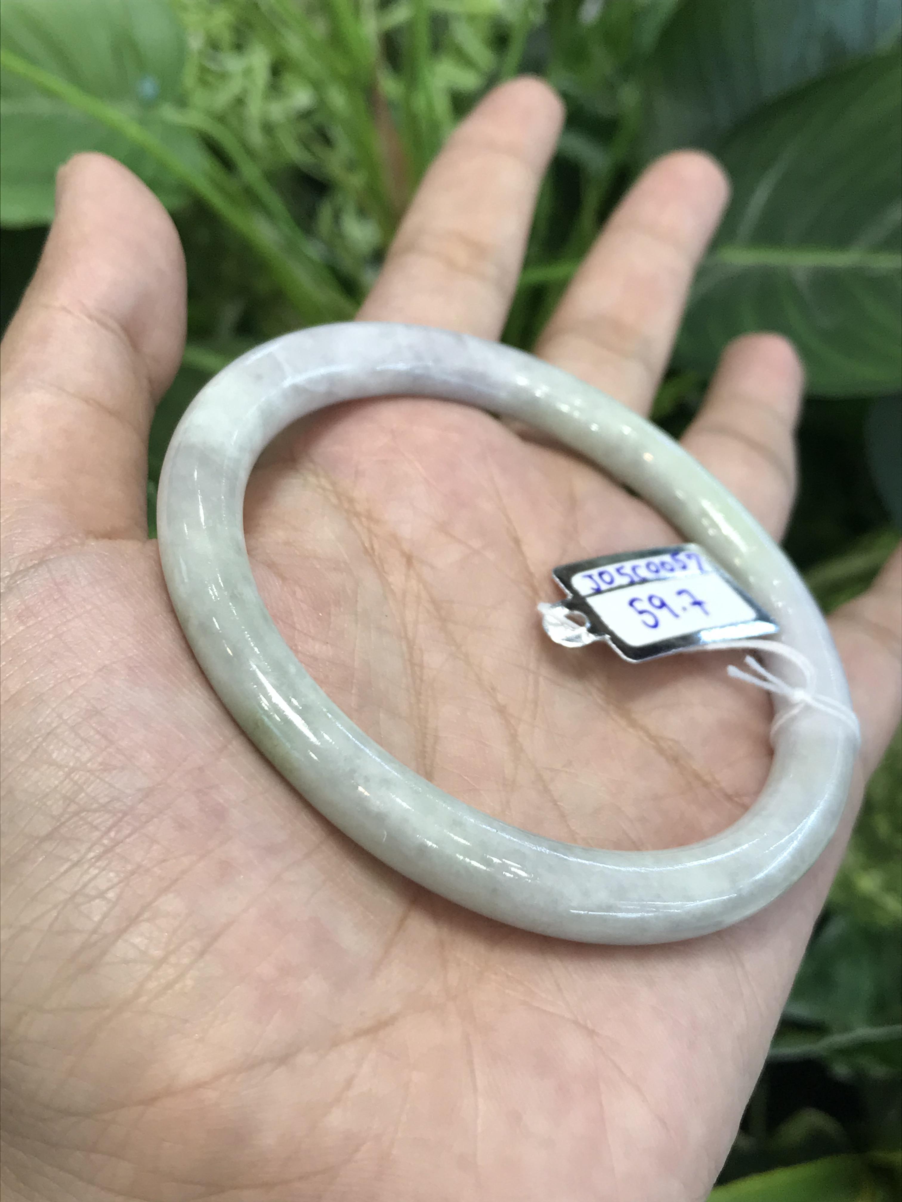 J05C0057 หยก พม่า แท้ Jade กำไลหยก 59.7 มม. (Jade bracelet) พม่า (Myanmar)