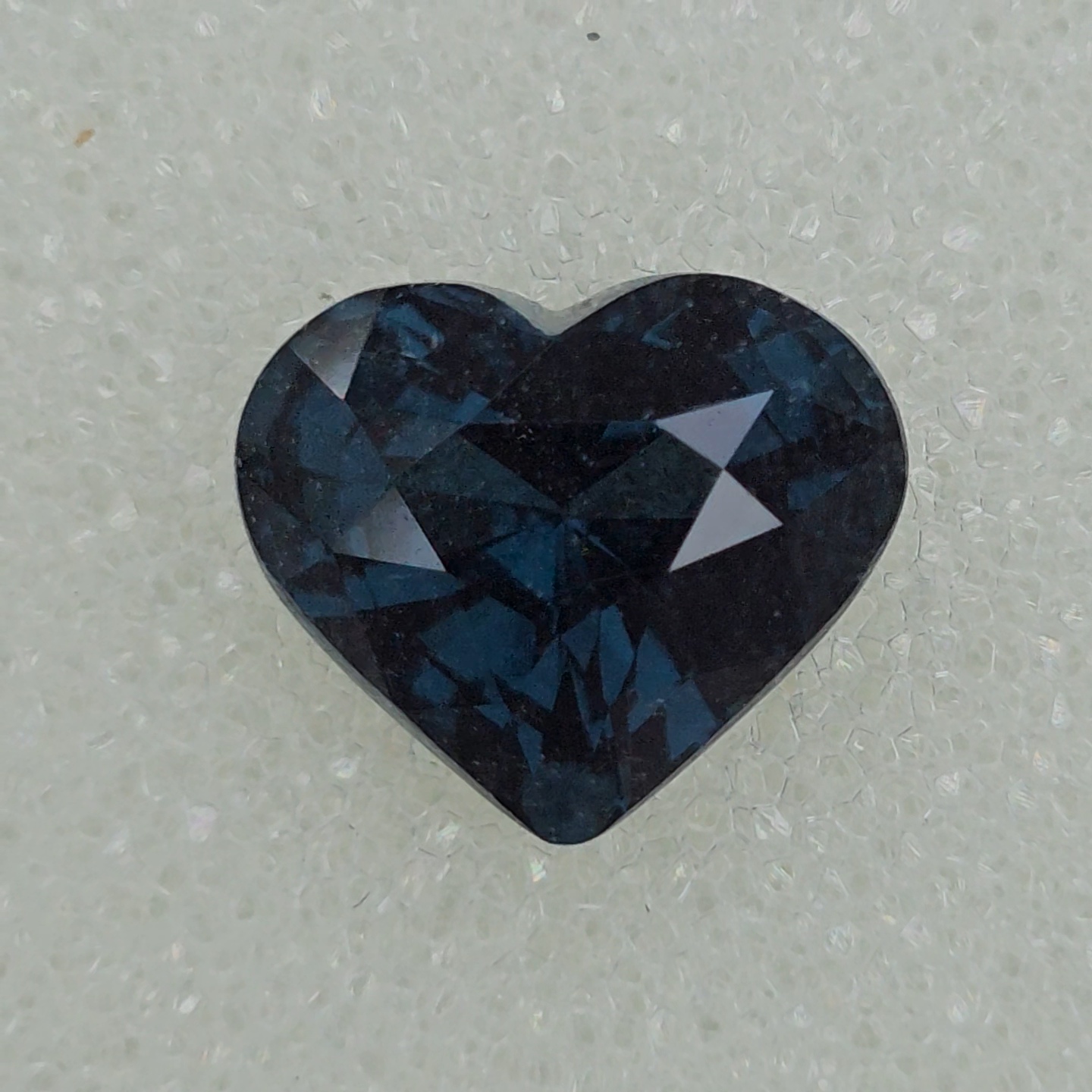 พลอย สปิเนล Spinel 2.71 กะรัต (Cts.) ดิบ (Unheated) พร้อมใบเซอร์ พลอยแท้ อัญมณีมงคลประจําวันเกิด เครื่องประดับพลอย