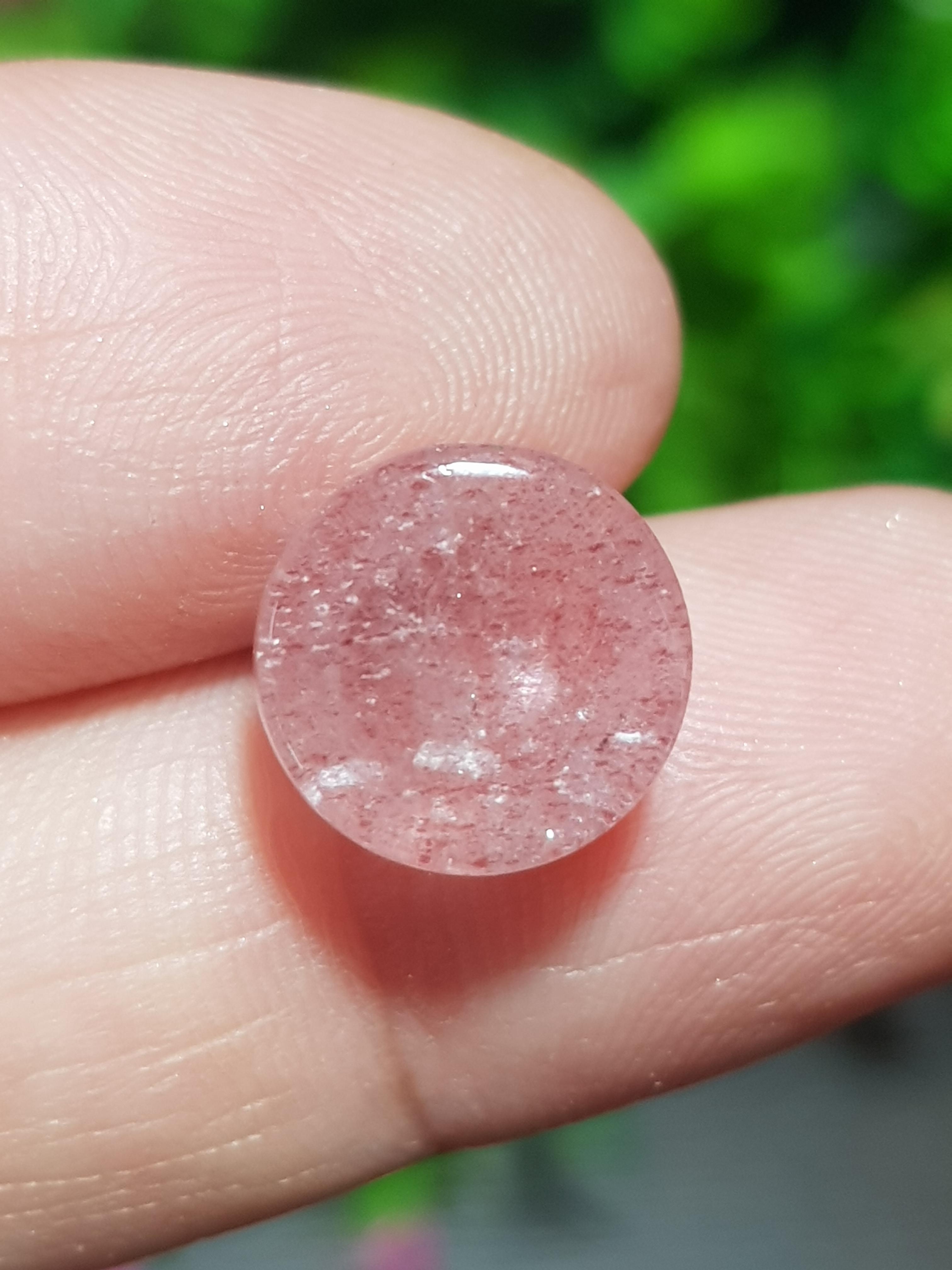 พลอย สตอเบอรี่ ควอตซ์ Strawberry Quartz 6.45 กะรัต (Cts.) พลอยแท้ อัญมณีมงคลประจําวันเกิด เครื่องประดับพลอย