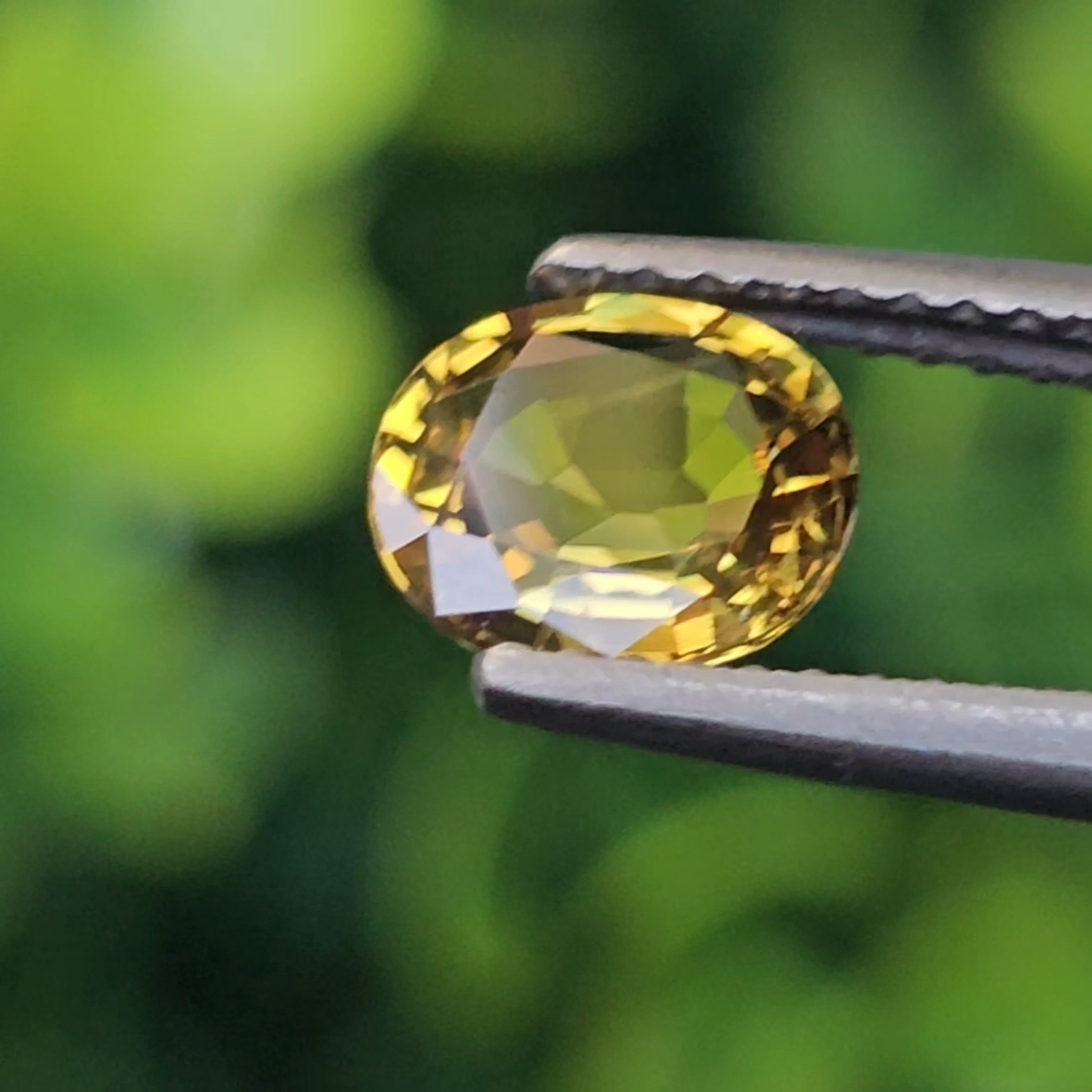 พลอย บุษราคัม Yellow Sapphire 1.18 กะรัต (Cts.) ดิบ (Unheated) พร้อมใบเซอร์ พลอยแท้ อัญมณีมงคลประจําวันเกิด เครื่องประดับพลอย