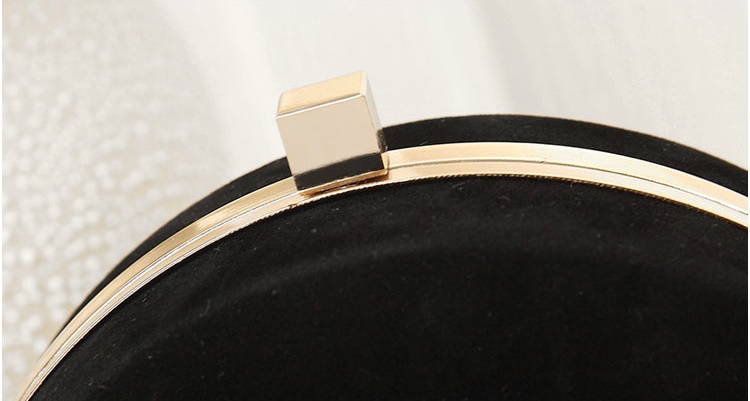 Evening Clutch กระเป๋าออกงาน กำมะหยี่ สีดำ ใส่ของได้เยอะ ทรงเก๋ มาพร้อมสายสะพายยาว