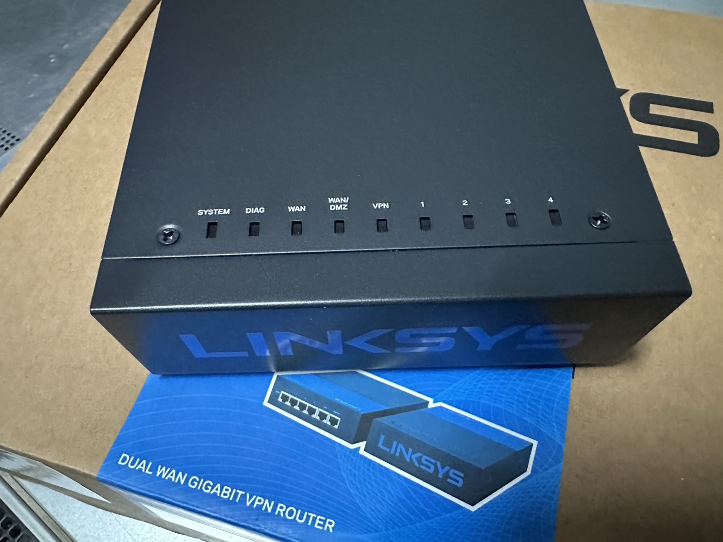 Router Linksys LRT224 Load Balance VPN Router