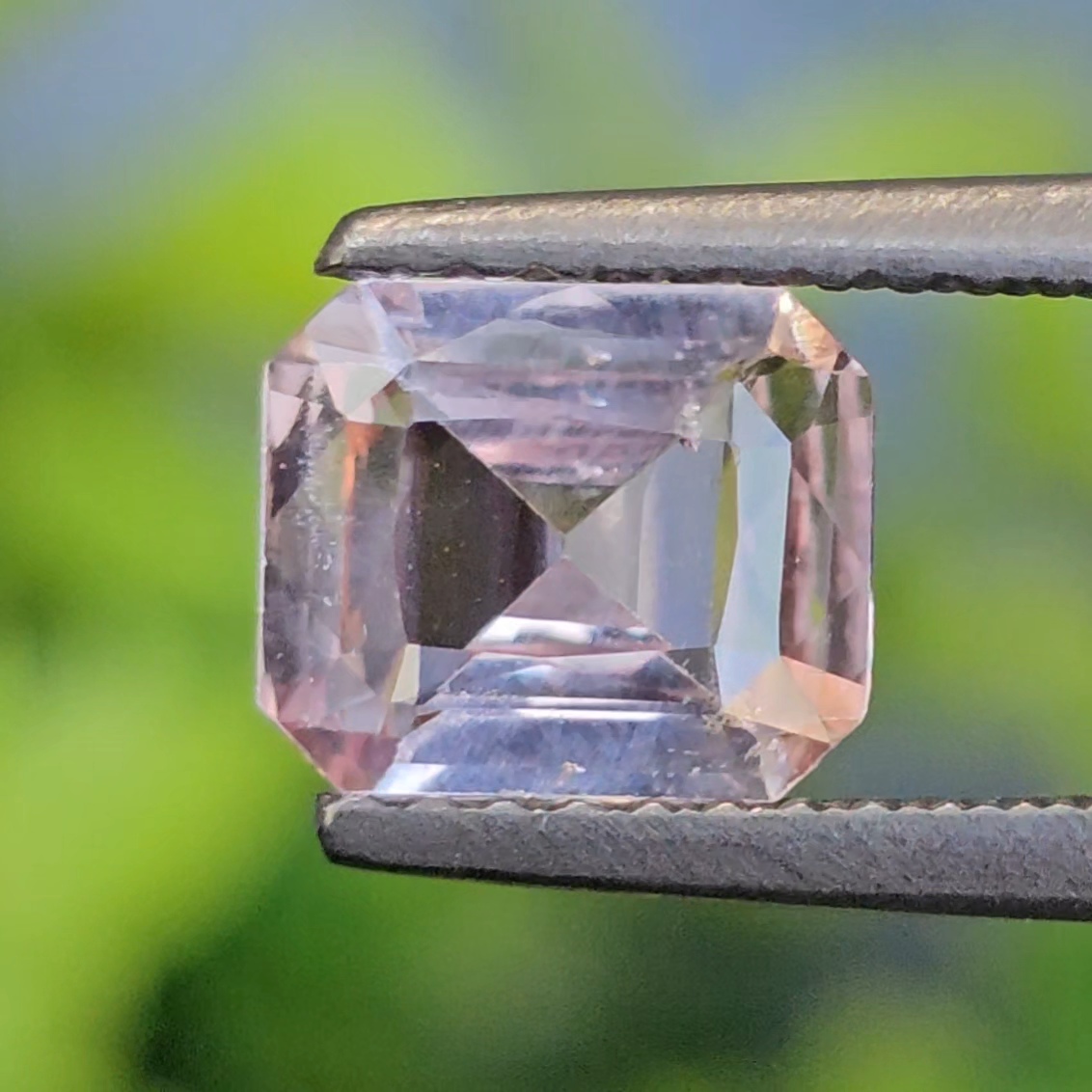 พลอย พัดพารัดชา Padparadscha Sapphire 1.23 กะรัต (Cts.) ดิบ (Unheated) พลอยแท้ อัญมณีมงคลประจําวันเกิด เครื่องประดับพลอย