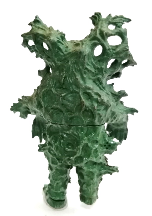 กาชาปอง HG SERIES ***ตำหนิเท้าหายหนึ่งข้าง ชุดสัตว์ประหลาดจากเรื่องอุลตร้าเซเว่น Ultra Seven ตัวนี้คือ YR-X สัตว์ต่างดาว Alien ที่ถูกนำมาทดลองในรูปมนุษย์พืชขนาดสูงราว 10 ซม.