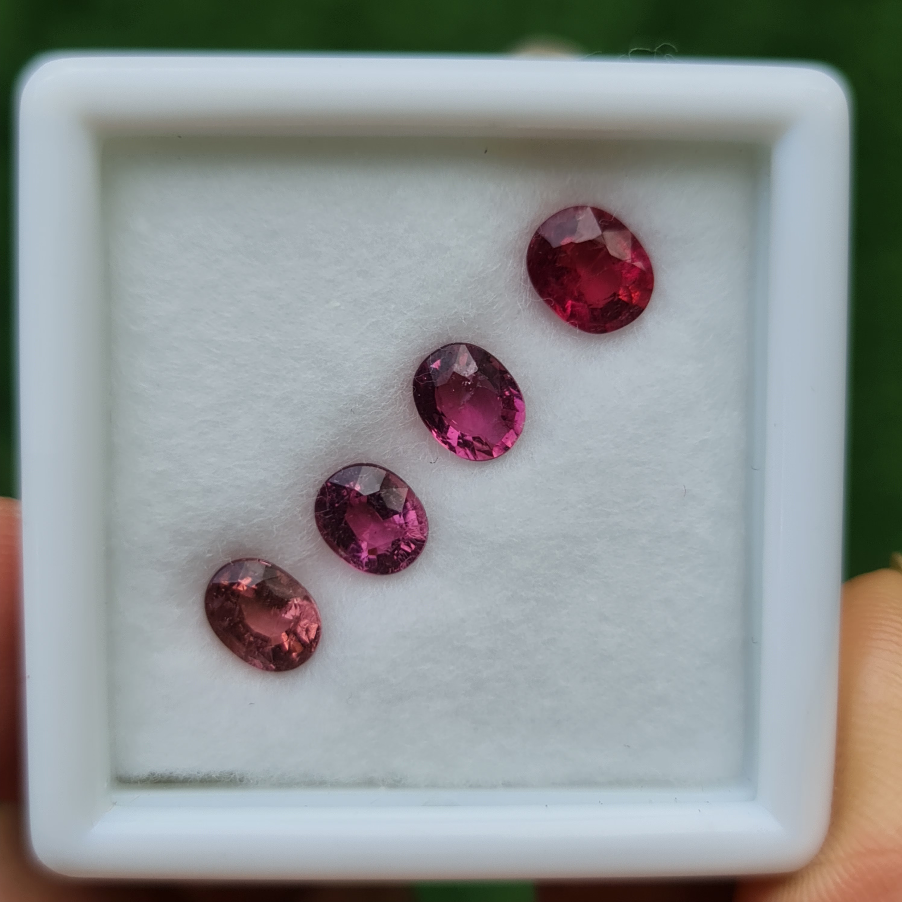 พลอย สปิเนล Spinel 3.05กะรัต (Cts.) พลอยแท้ อัญมณีมงคลประจําวันเกิด เครื่องประดับพลอย