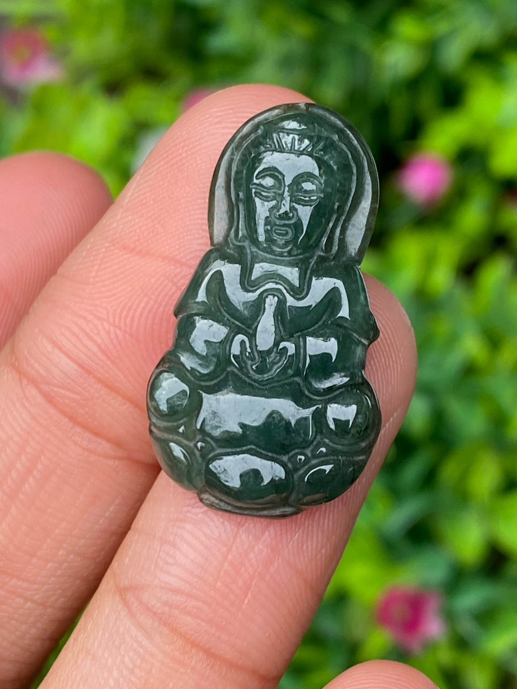 หยก แกะสลัก รูป เจ้าแม่กวนอิม (Burmese jadeite) 16.56 กะรัต (cts.) หยก พม่า แท้