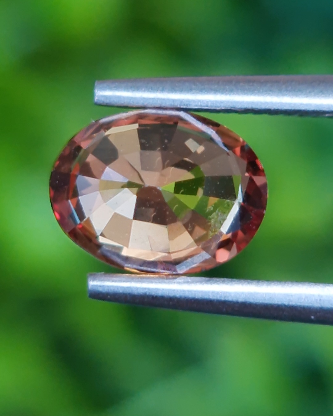 พลอย ออเรนจ์ แซฟไฟร์ Orange Sapphire 1.65 กะรัต (Cts.) พลอยแท้ อัญมณีมงคลประจําวันเกิด เครื่องประดับพลอย