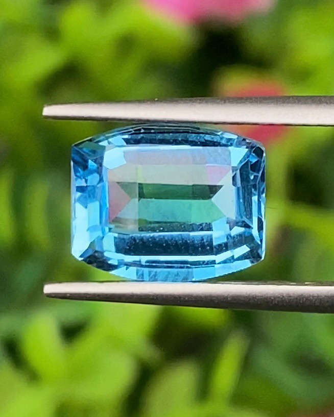 พลอย บลู โทแพซ (Blue Topaz) 4.19 กะรัต (Cts.) พลอยแท้ อัญมณีมงคลประจําวันเกิด เครื่องประดับพลอย