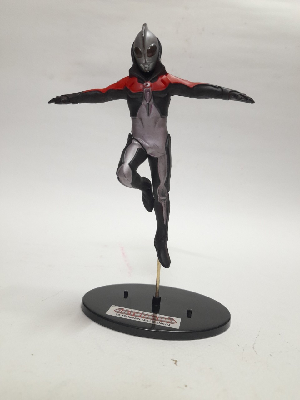 งานพรีเมี่ยม ทอยส์**ฐานติดป้ายอุลตร้าแมนมิลเลเนี่ยม, ของปลาเส้น ฟิชโช ดาร์คอุลตร้าแมน ขนาด 5 นิ้วพร้อมฐานและแกนเหล็กตั้งเสียบท่าบิน พลาสติกตัน โพสท่าบิน งานเก่าปีลึก เก่าเก็บหายากมาก, Dark Ultraman from Fisho, Apext