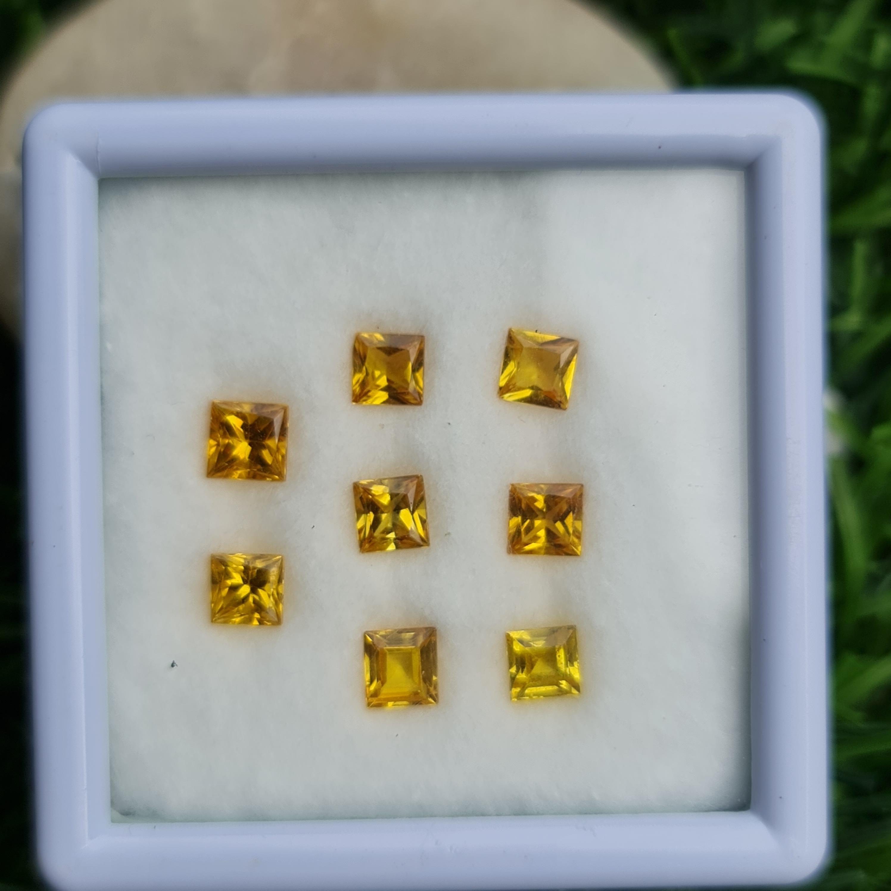 พลอย บุษราคัม yellow sapphire 2.99 กะรัต (Cts.) 8 เม็ด (Pcs.) พลอยแท้ อัญมณีมงคลประจําวันเกิด เครื่องประดับพลอย