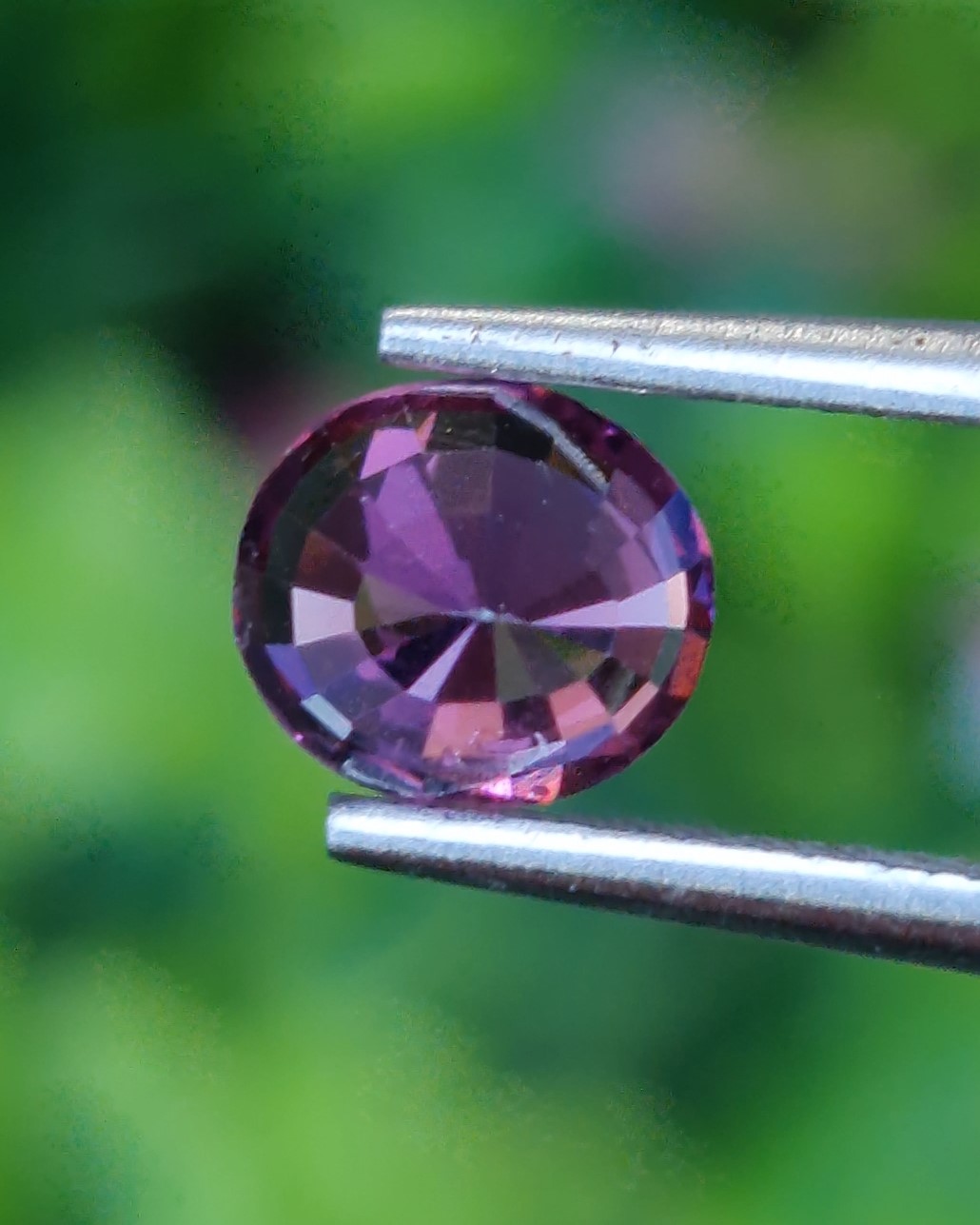 พลอย โรโดไลต์ กาเน็ท Rhodolite Garnet 1.07 กะรัต Cts.พลอยแท้ อัญมณีมงคลประจําวันเกิด เครื่องประดับพลอย