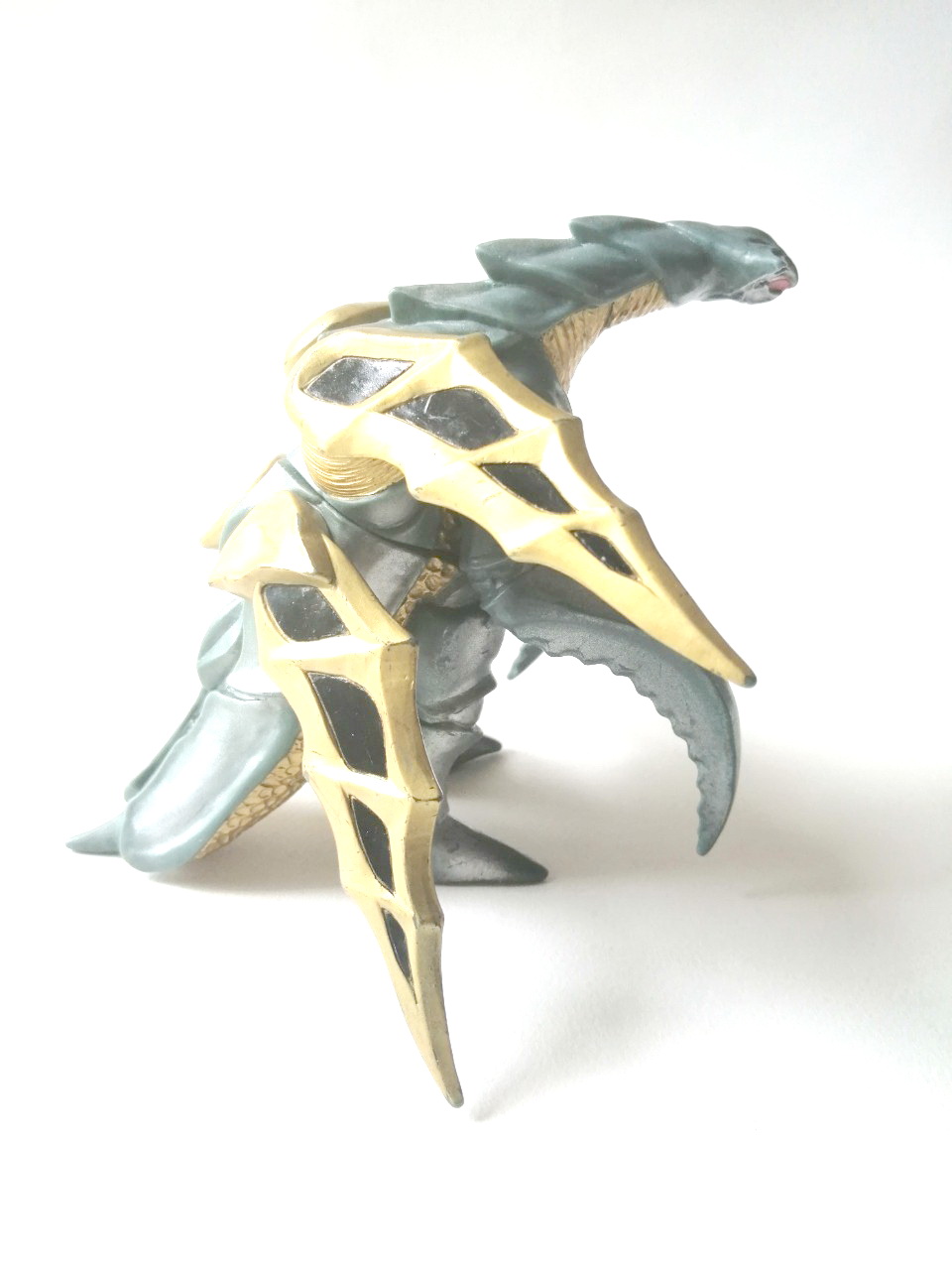 ซอฟ 7 นิ้ว บาจิริส สัตว์ประหลาดจากอุลตร้าแมนไกอา ตัวใหญ่่ ลงสีสวย มีรอยบ้าง