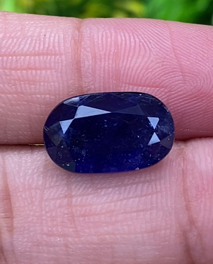 ไพลิน (Blue Sapphire) 8.35 กะรัต (Cts.) พลอยแท้ อัญมณีมงคลประจําวันเกิด เครื่องประดับพลอย