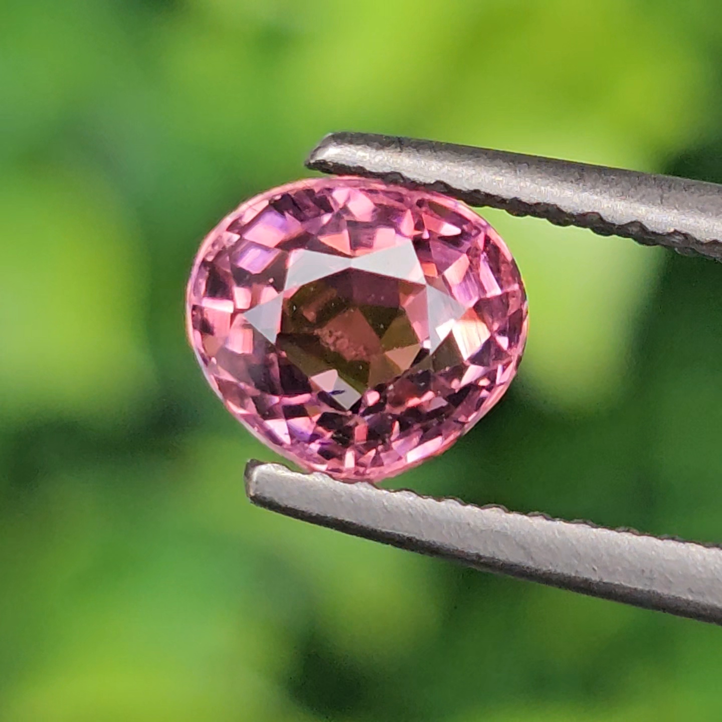 พลอย ชมพู ทัวร์มารีน (Pink Tourmaline) 1.34 กะรัต (Cts.) อัญมณีมงคลประจําวันเกิด เครื่องประดับพลอย