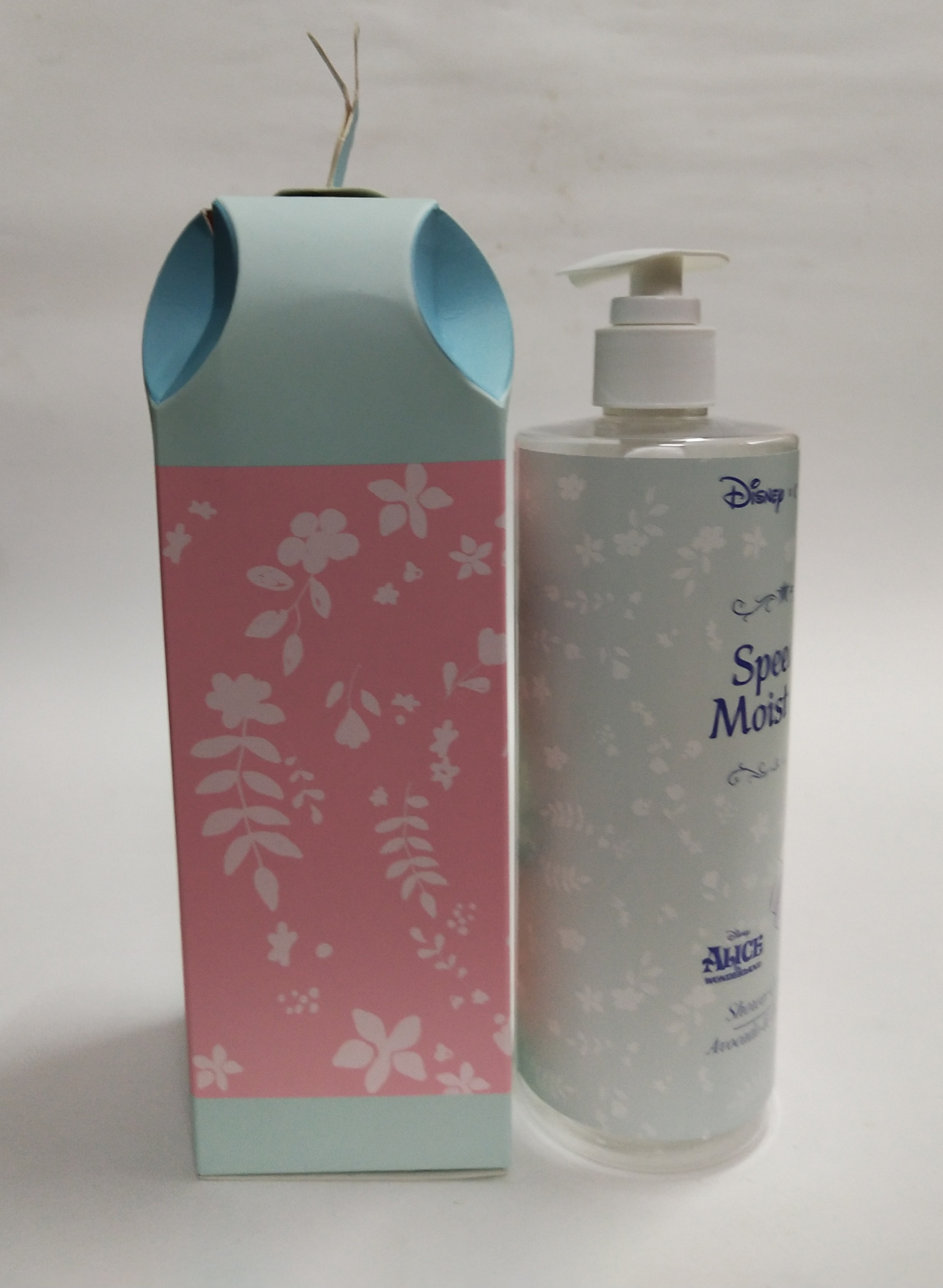 แพ็คเกจสะสม กล่องและขวดเปล่าสบู่เหลว ลาย เจ้าหญิงดิสนีย์ อลิส เป็นงานลายเส้นการ์ตูน ***ขวดสบู่เทสบู่ออก ไม่ล้าง บริเวณด้านบนที่เปิดกล่องกระดาษ จะมีรอยพับจากการเปิด-ปิด กล่อง ขนาดตามภาพ