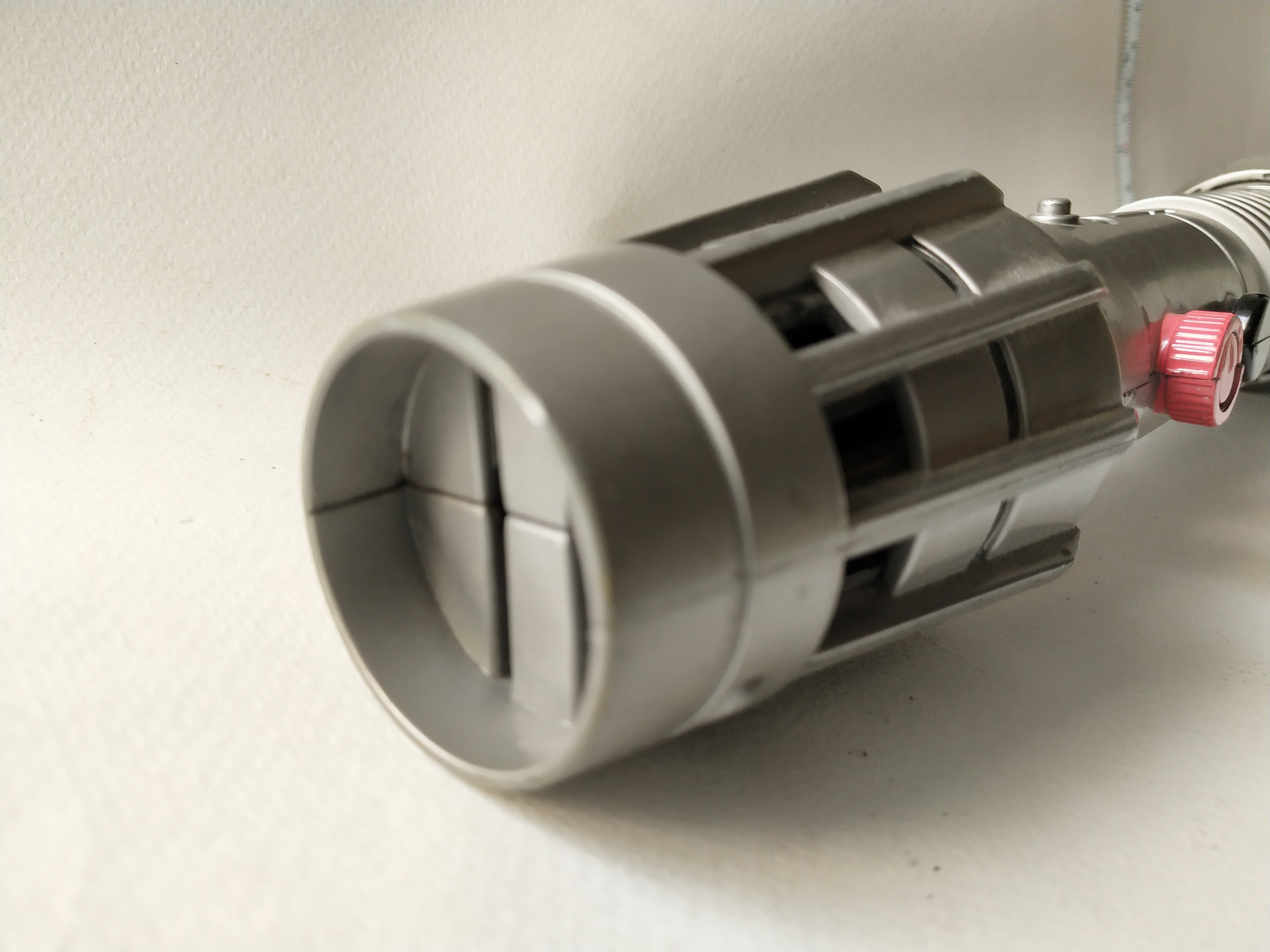 มือ2 ของเล่น ของสะสมจากภาพยนต์สตาร์วอร์ Star Wars ดาบเลเซอร์สีม่วงของเมส วินดู Mace Windu