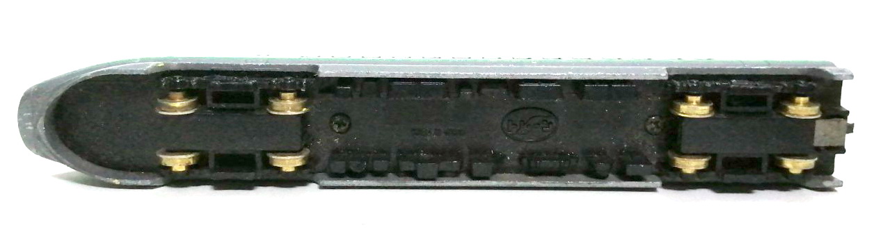 ของสะสม รถไฟเหล็ก ของ toren made in japan โครงและล้อเป็นเหล็ก พื้นล่างเป็นพลาสติก ขนาดยาว16 ซม สเก HO.มือสอง สภาพดี **มีรอยถลอกบ้าง เล็กน้อย งานเก่าเก็บ