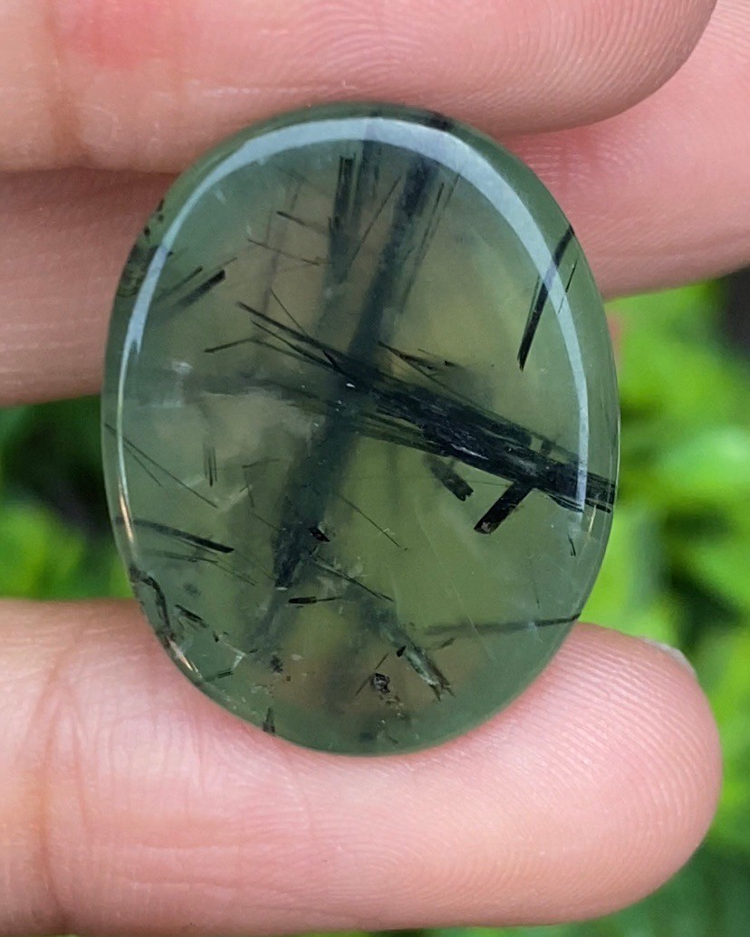 ไหมดำ พรีไนท์ Prehnite with Black tourmaline 31.62 กะรัต Cts. พลอยแท้ อัญมณีมงคลประจําวันเกิด เครื่องประดับพลอย