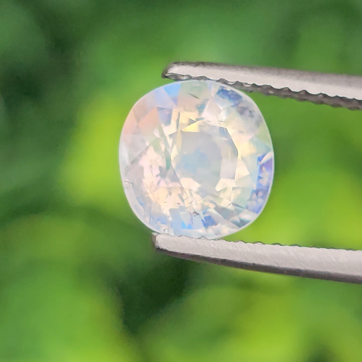 พลอย มูนสโตน เรนโบว์ rainbow moonstone 1.47 กะรัต (cts.) พลอยแท้ อัญมณีมงคลประจําวันเกิด เครื่องประดับพลอย