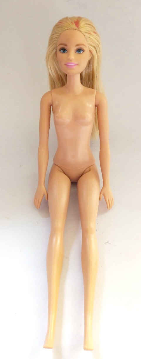 ของเล่น ของสะสม ตุ๊กตาบาร์บี้ 2015 Mattel Indonesia ผมทอง ขาแข็ง งอไม่ได้ ชุดออกงาน แขนเดียว สีชมพูบาร์บี้ของแท้ สภาพใหม่ แกะโชว์ พร้อมรองเท้า และกระเป๋าของบารบี้แท้เซ็ทเดียวกับชุด **มีด้ายหลุดเล็กน้อยบริเวณตีนตุ๊กแกที่ติดหลังชุด