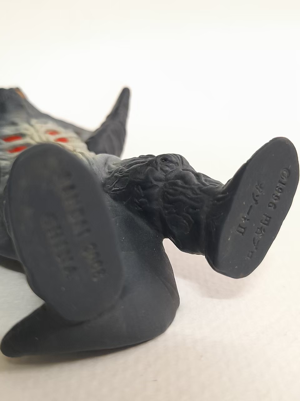 มีหลายภาพ,ซอฟ 4 นิ้ว สัตว์ประหลาด กาซอร์ด จาก อุลตร้าแมนทีก้า ขนาดตามรูปมือสองสภาพดีมีรอยบ้าง มีปั๊ม