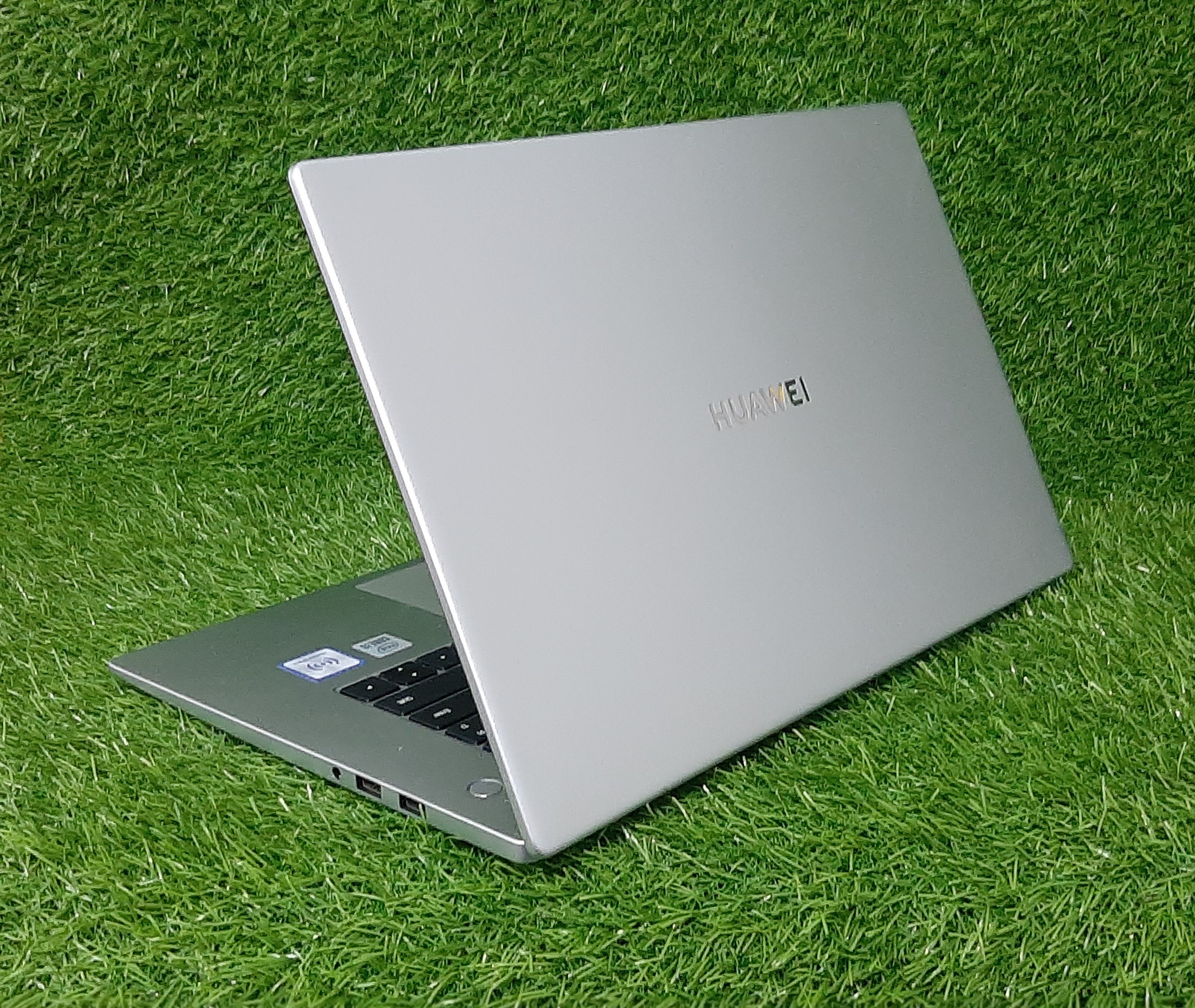 โน๊ตบุ๊คมือสอง ประกันร้าน 1 เดือน Huawei