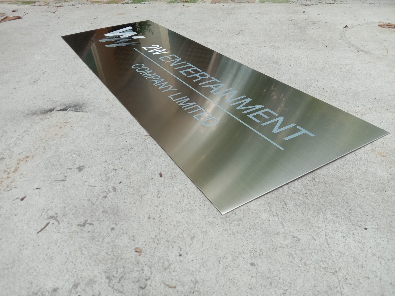 ป้ายพิมพ์สกรีนยูวีบนสแตนเลส