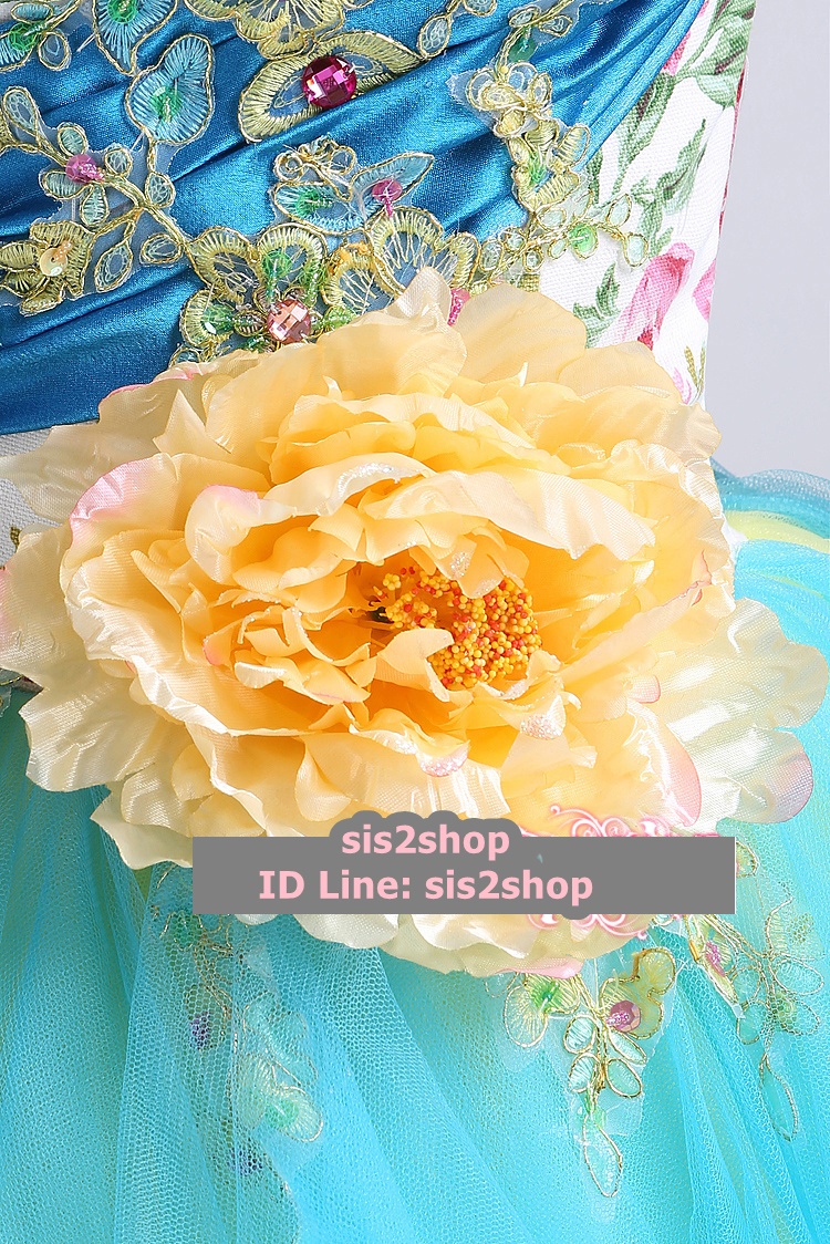 พร้อมเช่า ชุดแฟนซี ชุดราตรียาว สีเหลืองอ่อน ปักเลื่อม แต่งดอกไม้ช่วงอก