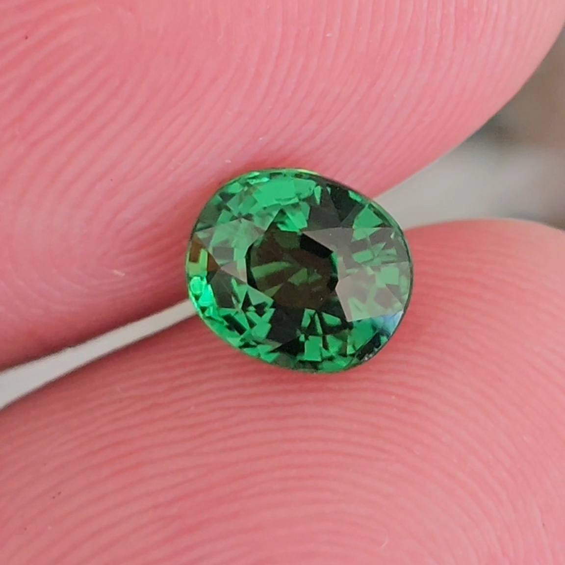 พลอย ซาโวไรท์ Tsavorite Garnet 1.24 กะรัต (Cts.) ดิบ Unheated พร้อมใบเซอร์ อัญมณีมงคลประจําวันเกิด เครื่องประดับพลอย