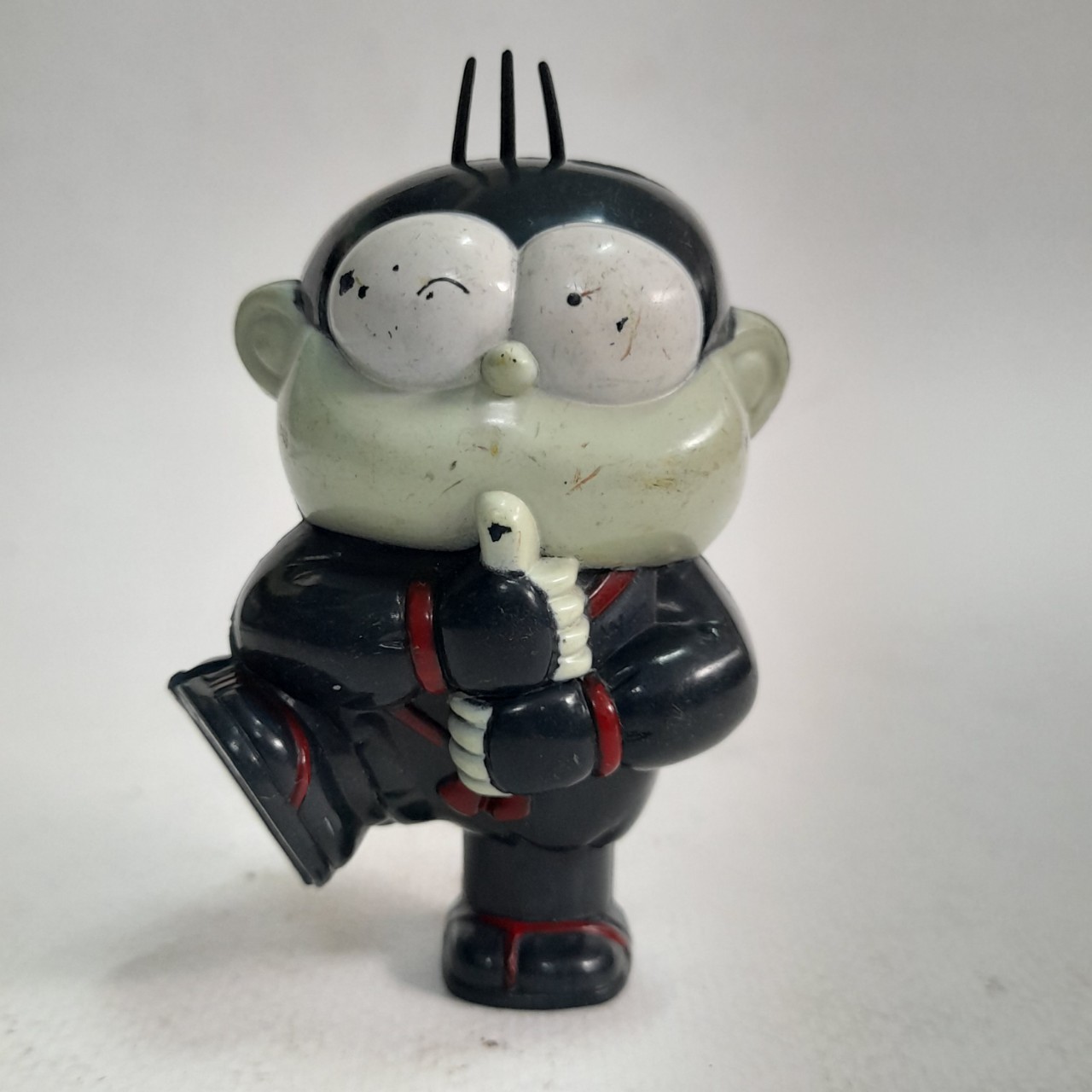 ฟิกเกอร์ พลาสติก**มีตำหนิตามภาพ ปังปอนด์ พรีเมี่ยม 7- 11 ในอดีต ชุดปังปอนด์นินจา(ตัวที่1) มือสอง ตัวกดไม่ได้เช็คสภาพ