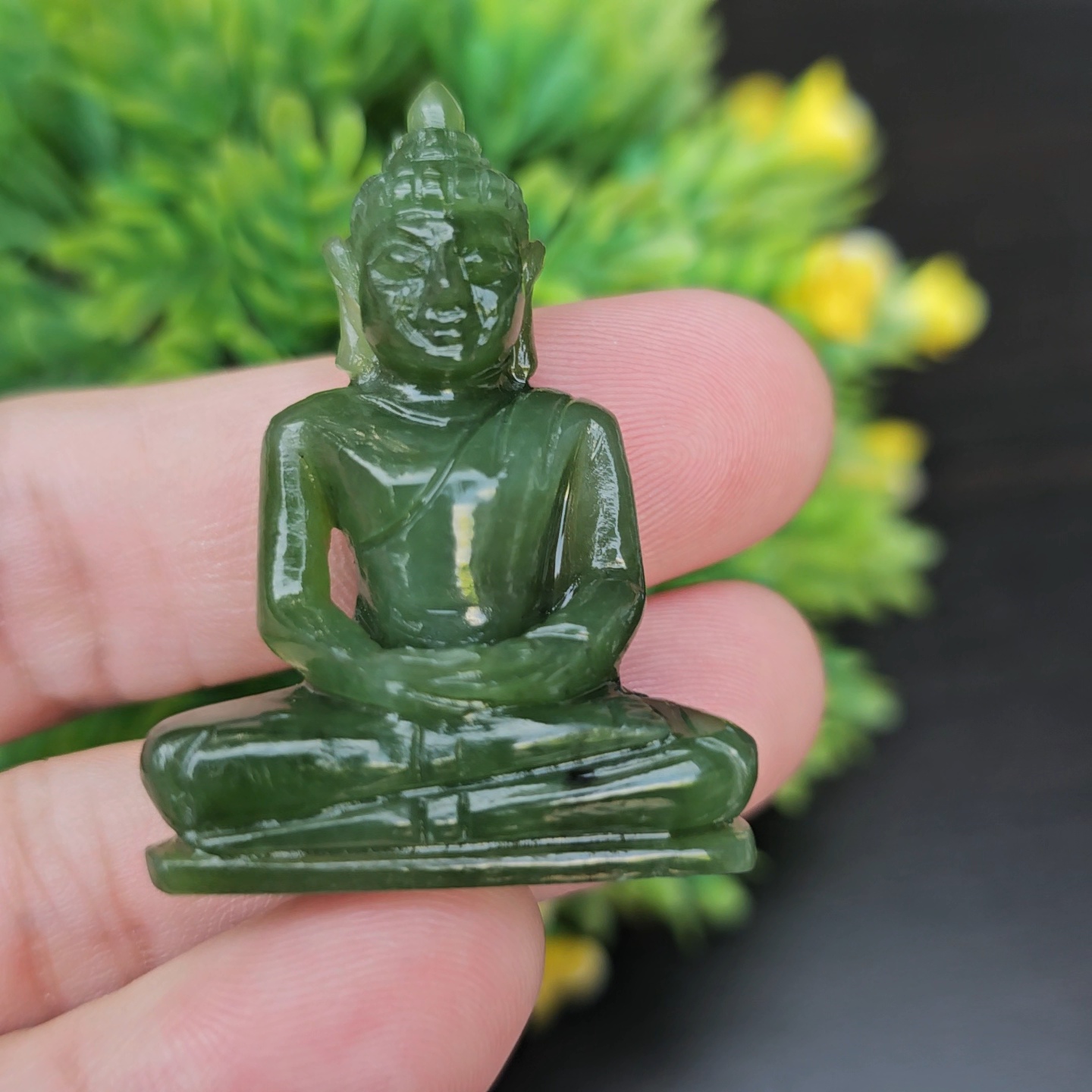 หยกแกะสลัก พระหยกเนฟไฟรต์ (Nephrite jadeite) หน้าตัก 1.28 นิ้ว