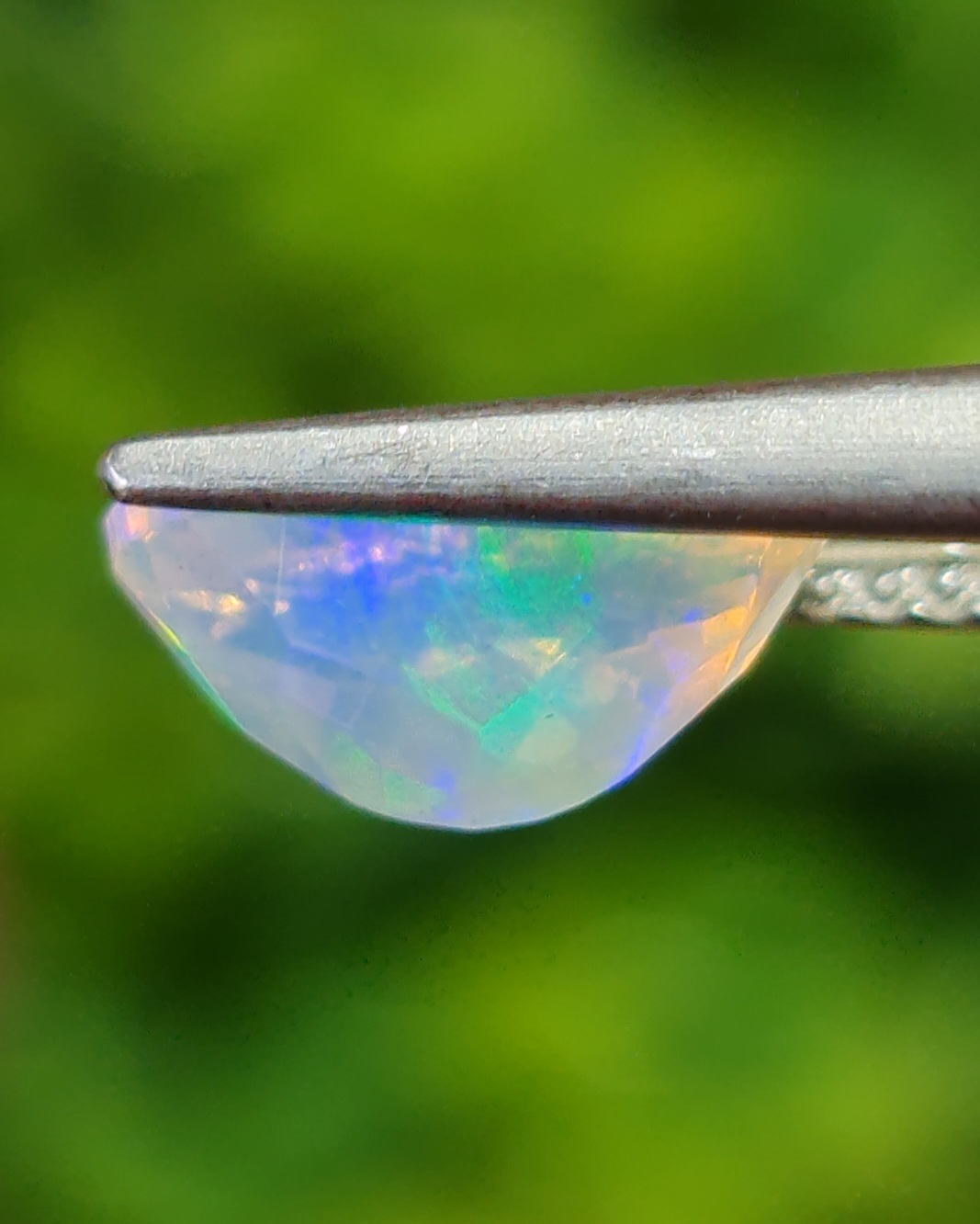 พลอย ไวท์ โอปอล White Opal 1.05 กะรัต (Cts.) พลอยแท้ อัญมณีมงคลประจําวันเกิด เครื่องประดับพลอย