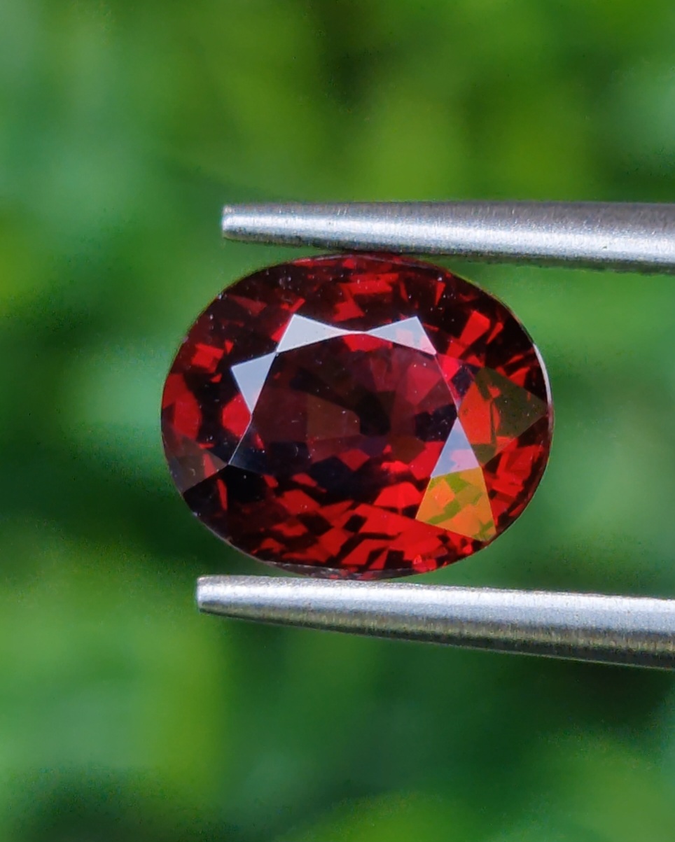 พลอย โรโดไลต์ กาเน็ท Rhodolite Garnet 2.55 กะรัต Cts.พลอยแท้ อัญมณีมงคลประจําวันเกิด เครื่องประดับพลอย