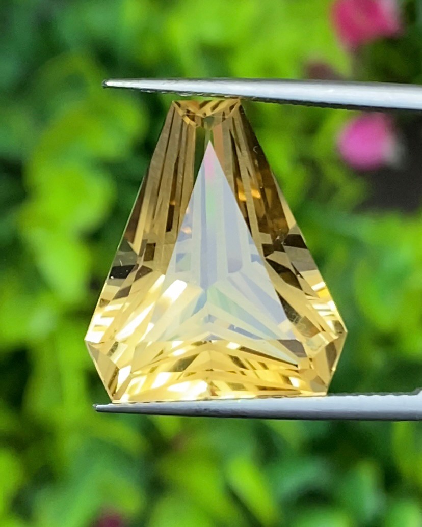 พลอย ซิทริน Citrine 10.96 กะรัต (Cts.) พลอยแท้ อัญมณีมงคลประจําวันเกิด เครื่องประดับพลอย