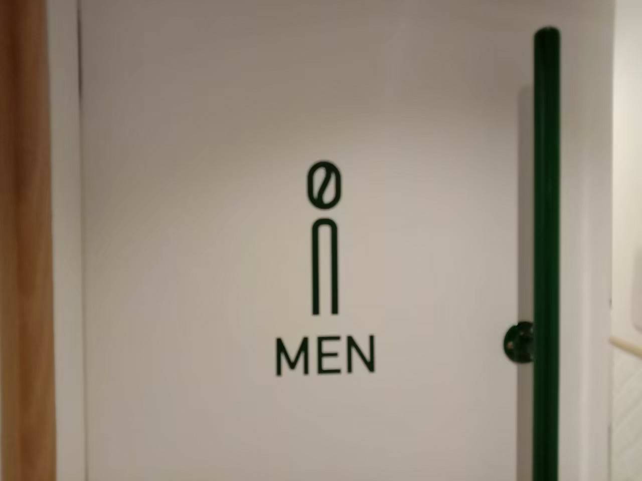 ป้ายสติ๊กเกอร์ ติดตั็งร้าน LAVITA coffee