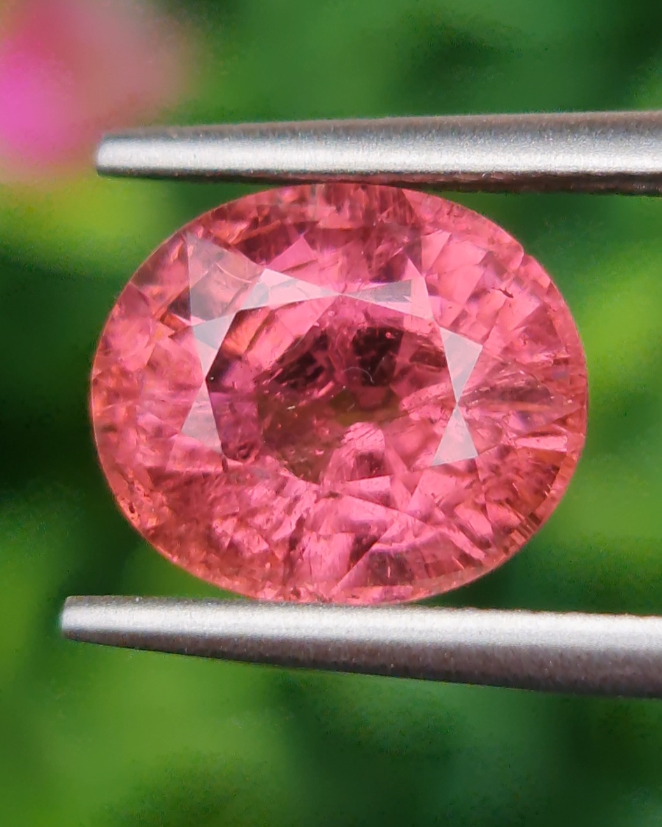 พลอย ชมพู พิ้งค์ ทัวร์มารีน (Pink Tourmaline) 4.06 กะรัต (Cts.) อัญมณีมงคลประจําวันเกิด เครื่องประดับพลอย