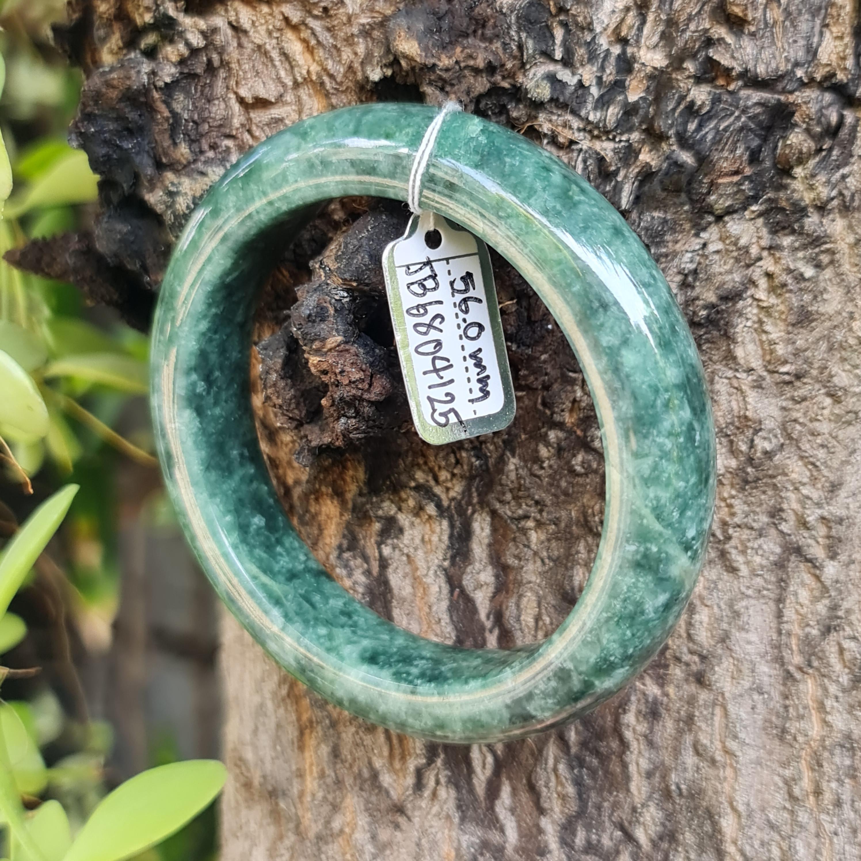 JB6804125 หยก พม่า แท้ Jade กำไลหยก 56.0 มม. (Jadeite bracelet) พม่า (Myanmar)