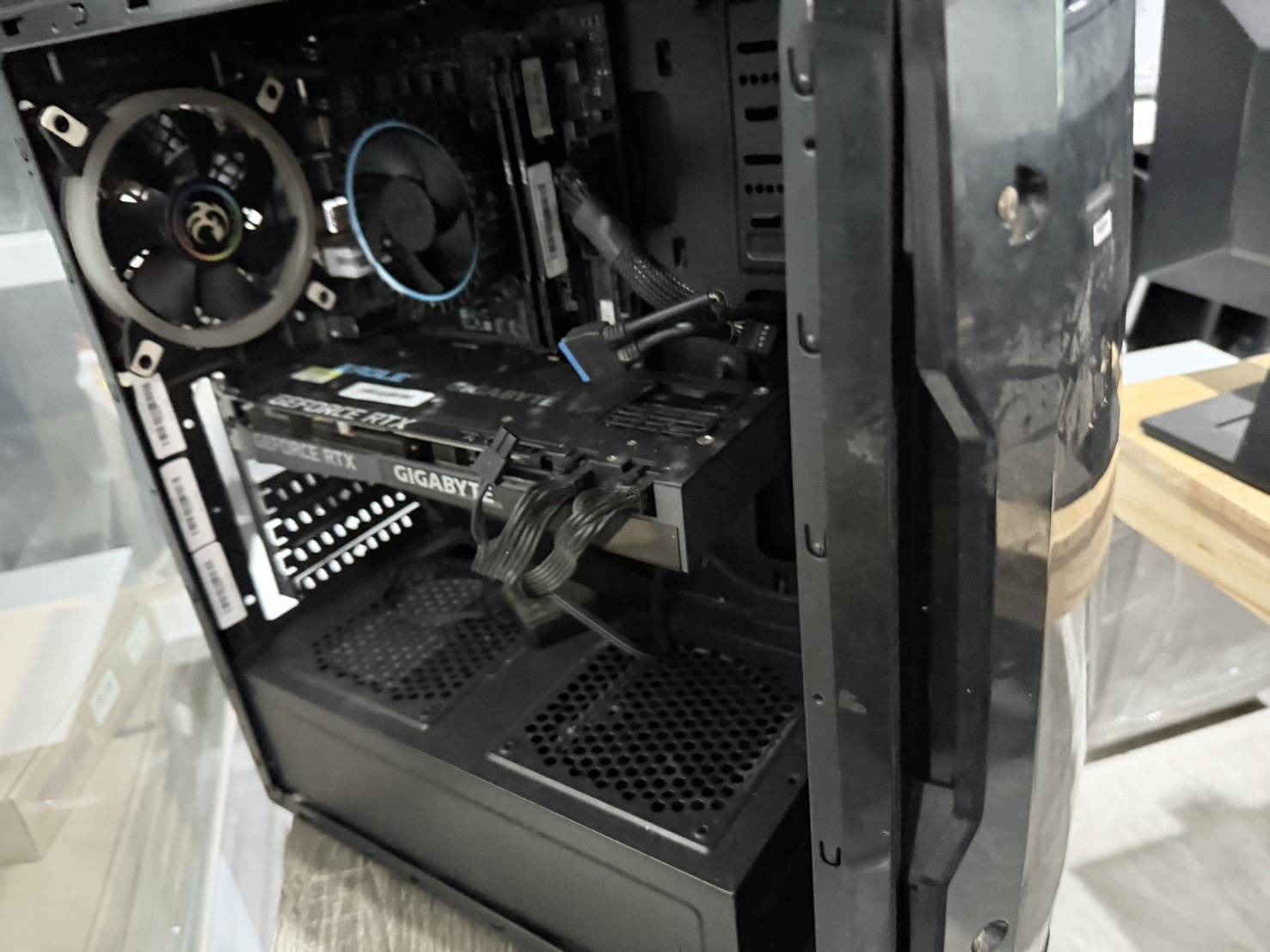 Tsunami X-Storm (i5-12400F/16GB*2/M.2 500GB/RTX3070 8GB) ไม่มีฝาข้าง เคสแตก