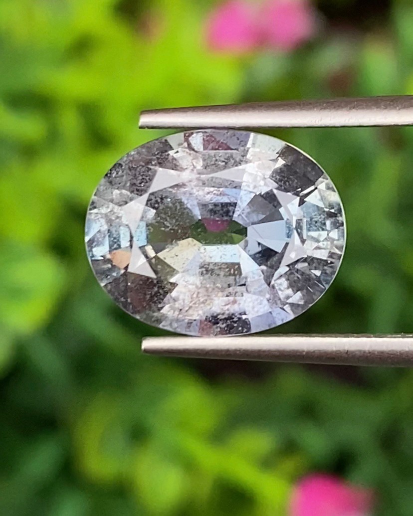 พลอย ซิวเวอร์ แซฟไฟร์ Silver Sapphire 7.02 กะรัต (Cts.) ดิบ Unheated พลอยแท้ อัญมณีมงคลประจําวันเกิด เครื่องประดับพลอย