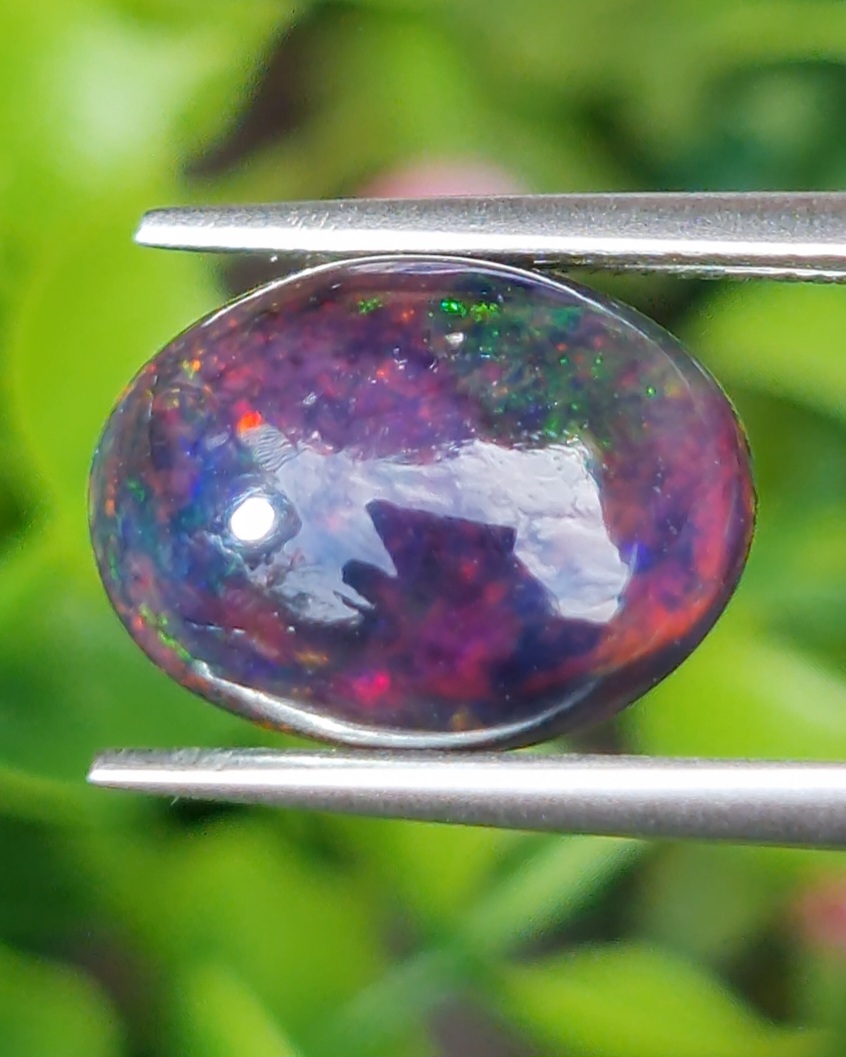 พลอย แบล็ก โอปอล Black Opal 4.23 กะรัต (Cts.) พลอยแท้ อัญมณีมงคลประจําวันเกิด เครื่องประดับพลอย