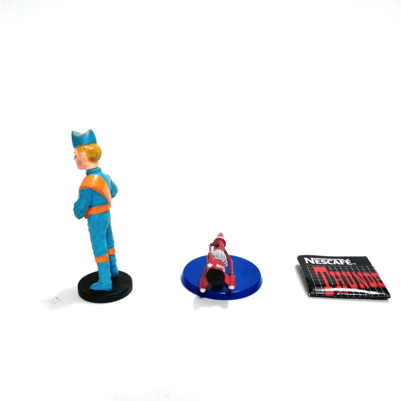 กาชาปอง 2นิ้ว นักบินธันเดอร์เบิร์ด 3 พร้อมยาน ขนาดตามรูป มีใบปิด สภาพดี มีรอยบ้าง, /mini figure 2 inches Thunderbird pilot and vehicle